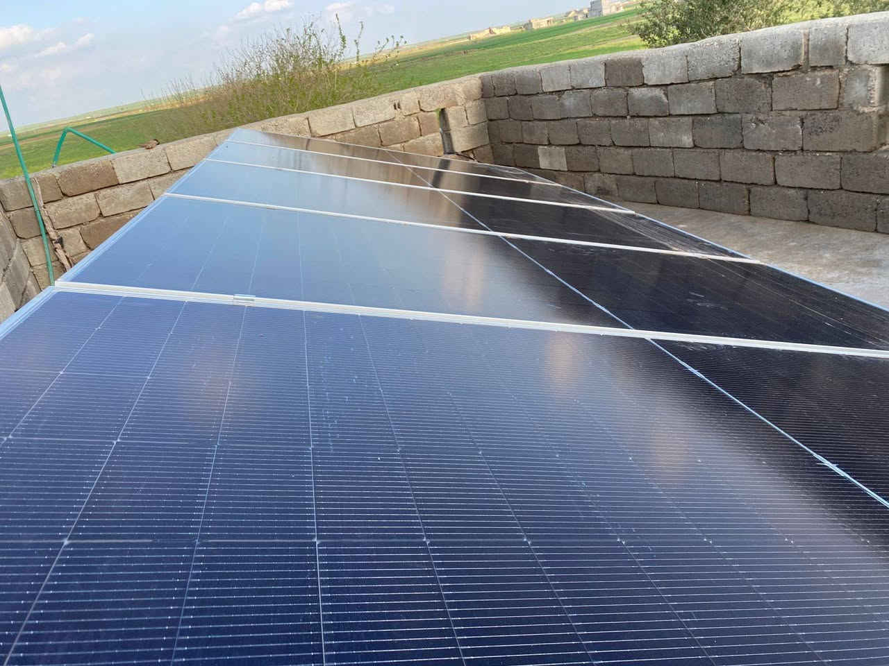 ليش تدفع للمولد والكهرباء ما مضمونة؟ حوّل فلوس "الديزل" لقسط يملكك منظومة شمسية! ☀️🇮🇶
يا جماعة الخير، الحسبة بسيطة.. 🧐
كل شهر تروح تدفع مبلغ وقدره لصاحب المولد، وبالنهاية الشهر الجاي راح ترجع تدفع نفس المبلغ، والكهرباء يوم موجودة وعشرة لا، وصوت المولد وعطالاته ما تخلص.
​ليش ما تخلي هالفلوس بمكانها الصح؟
​ويانا، صار بإمكانك تنصب أحدث منظومات الطاقة الشمسية بالتقسيط المريح وبدون تعقيدات. يعني القسط اللي كنت تدفعه للمولد، راح تدفعه لتسديد قيمة منظومتك الخاصة.
​ليش الطاقة الشمسية هي الحل الأنسب؟
✅ استثمار مو خسارة: الفلوس اللي تدفعها حالياً للمولد "ضايعة"، بينما القسط للشمسية هو "تمليك" لمنظومة تعيش وياك سنوات.
✅ كهرباء 24 ساعة: انسی القطعات والتحويل، كهرباء مستقرة وصافية لكل أجهزة البيت.
✅ راحة بال: لا صوت، لا دخان، ولا منية أحد.
✅ ضمان حقيقي: ألواح وبطاريات ومحولات من مناشئ عالمية وبضمان لسنوات طويلة.
​بدل ما تحرق فلوسك بالديزل، استثمرها ببيت ينور بالشمس. 💡
​📞 للاستفسار عن خطط التقسيط والأسعار، تواصل معنا الآن
[***********] 
[العنوان / الشرقاط]
أو راسلنا على رسائل الصفحة 📩
​#طاقة_شمسية #العراق #تقسيط #كهرباء_مستمرة #استثمار #طاقة_نظيفة
