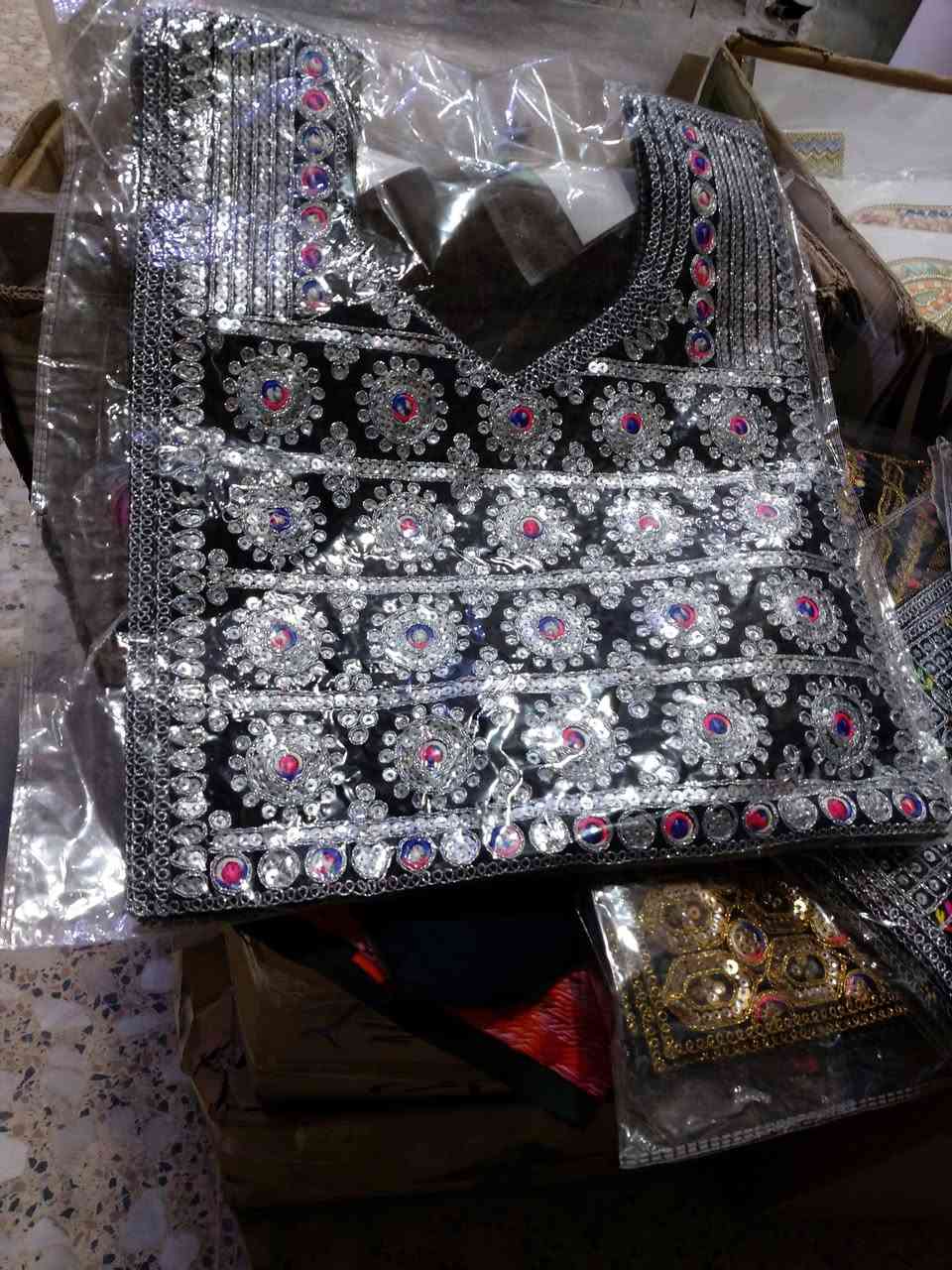 صدر رمضاني مربع
خرازية رياض 
المحاويل الشارع التجاري 
***********
