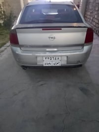 سياره اوبل فكترا موديل 2002 السعر40وبيها مجال الاتصال 07771575646