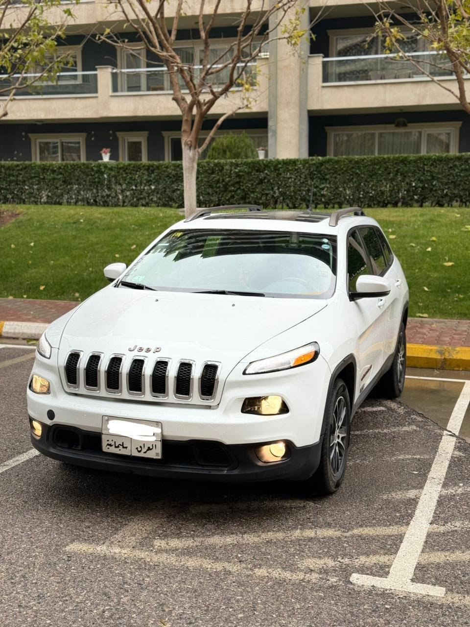 Jeep cheroke 2016 limited                              چوار بستۆن   
دەبڵ ئەکسل 
دەبڵ گێڕ 
تۆماتیک عادی
چوارمۆدی لێ خوڕین
پانۆرامە
لایت ئۆتۆ LED
چوارجام ئۆتۆ
کوشن هیتەر کوشن کارەبا
سوکان هیتەر 
ئاوێنە هیتەرو ڕادار
جام هیتەر
سنوق جەگ
شاشە گەورە
هەندێ مواسەفاتی تر 
دوو پارچەو پەڵەیەک بۆیاغ
سەنەوی و ڕەقەمی تازەیە تا 2030بەناوی خۆمەوە
*********** فایبەر   واتسئەپف السليمانية, العراق
