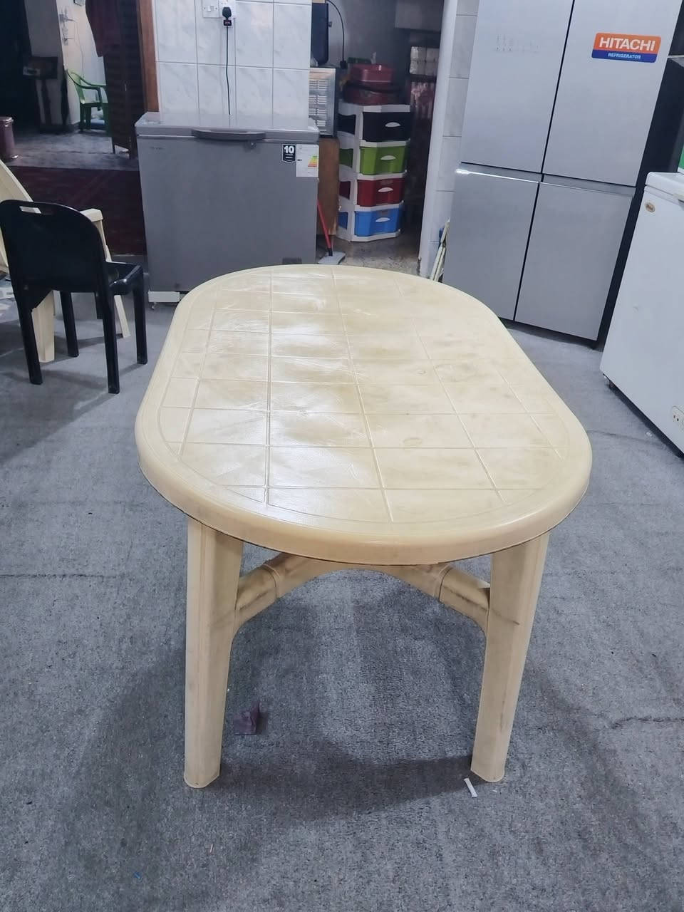 عندي ميز طعام بلاستك الاصلي مال مطبخ ابو ٦ كراسي لونه بيجي موجودة  بغداد الاعظميه  وسعره  ٣٠وياها بوري ٣ مال  برادت. والمكان  موجودة بغداد الاعظميه


**إذا كنت صاحب هذا الإعلان وتريد حذفه لأي سبب، رجاءا أرسل رسالة إلى الدعم الفني**