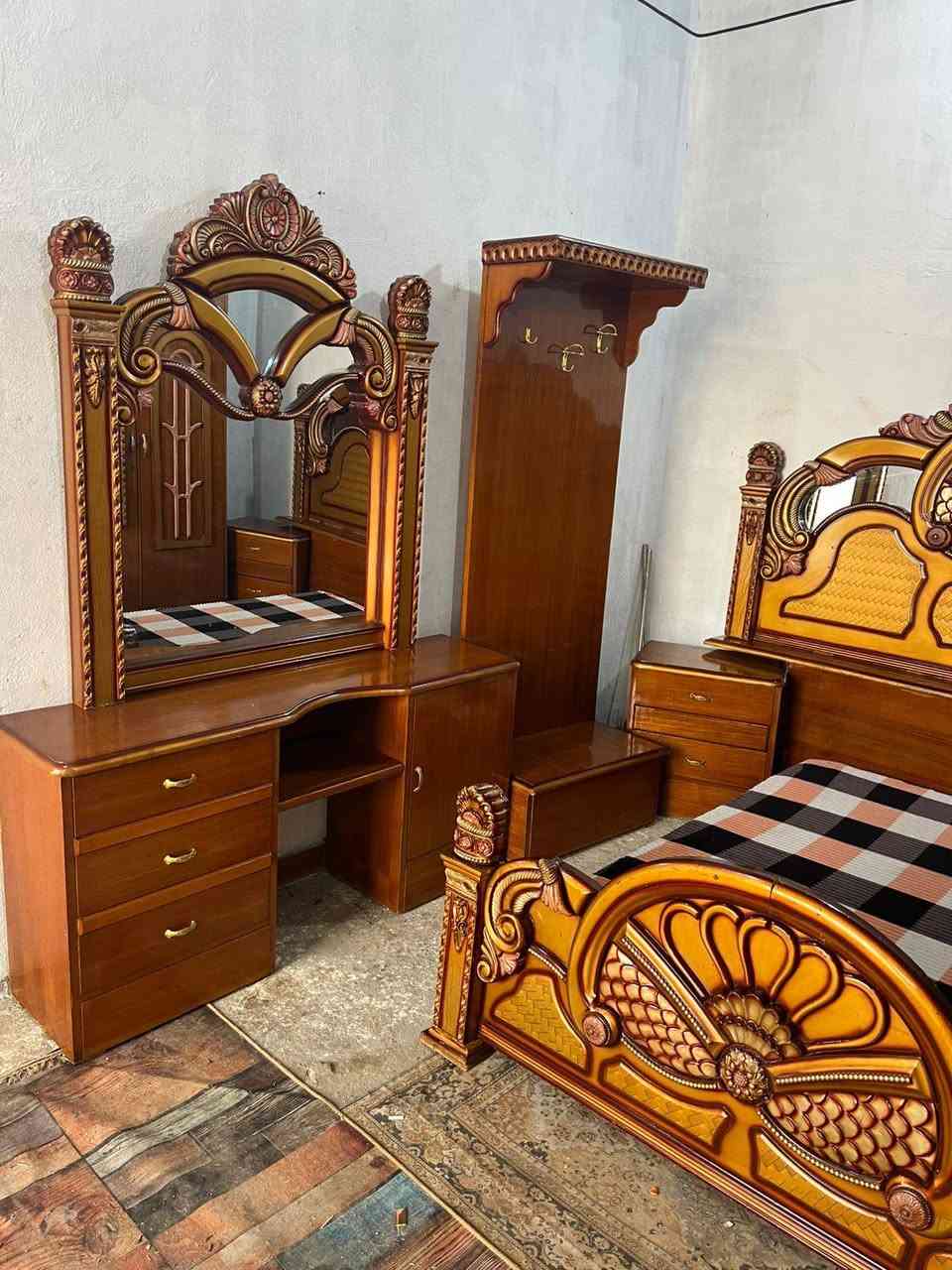 700غرفه ست ابواب ملحق صاج داخل وخارج تسكام فول نضافه مال عرسان بغداد الحسينيه مال  وعندي توصيل ***********
