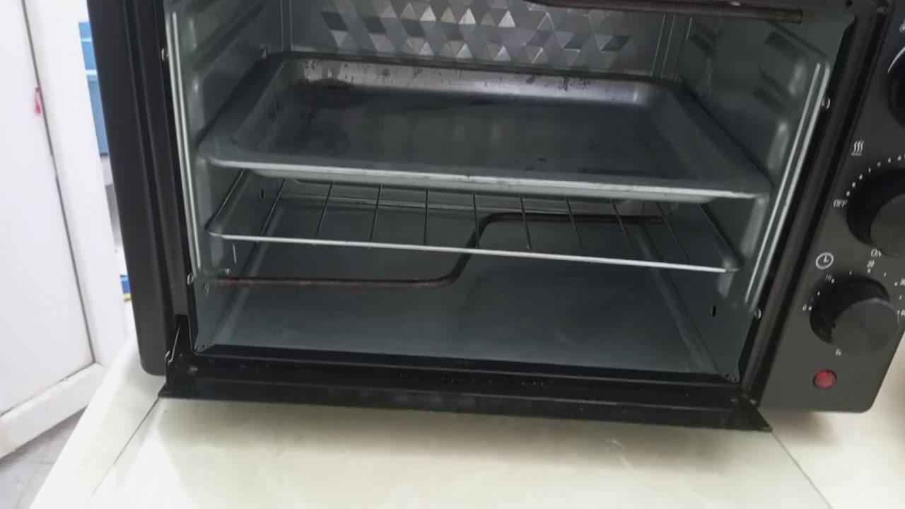 اوفن نضيف جدا وسعره ٣٠


**إذا كنت صاحب هذا الإعلان وتريد حذفه لأي سبب، رجاءا أرسل رسالة إلى الدعم الفني**
