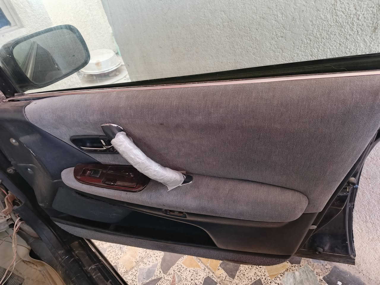 السلام عليكم تخم بطاين راس ثور فلات كرستال السعر 75 مكان بصره
 ***********
