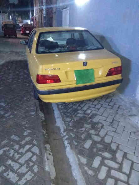 السلام عليكم بيجو بارص موديل 16 مكينه كير حداديه امامي خلفي كله جديد لكشر كدامك لسياره جديده بعد احله من الصوره ترايك وين ميعجبك السعر 45 ارجع واكول لسياره جديده بعد احله من الصوره مصفره هئيه وغرامه وداخله هزه رقم نكليزي باقي على الستلام 
***********
