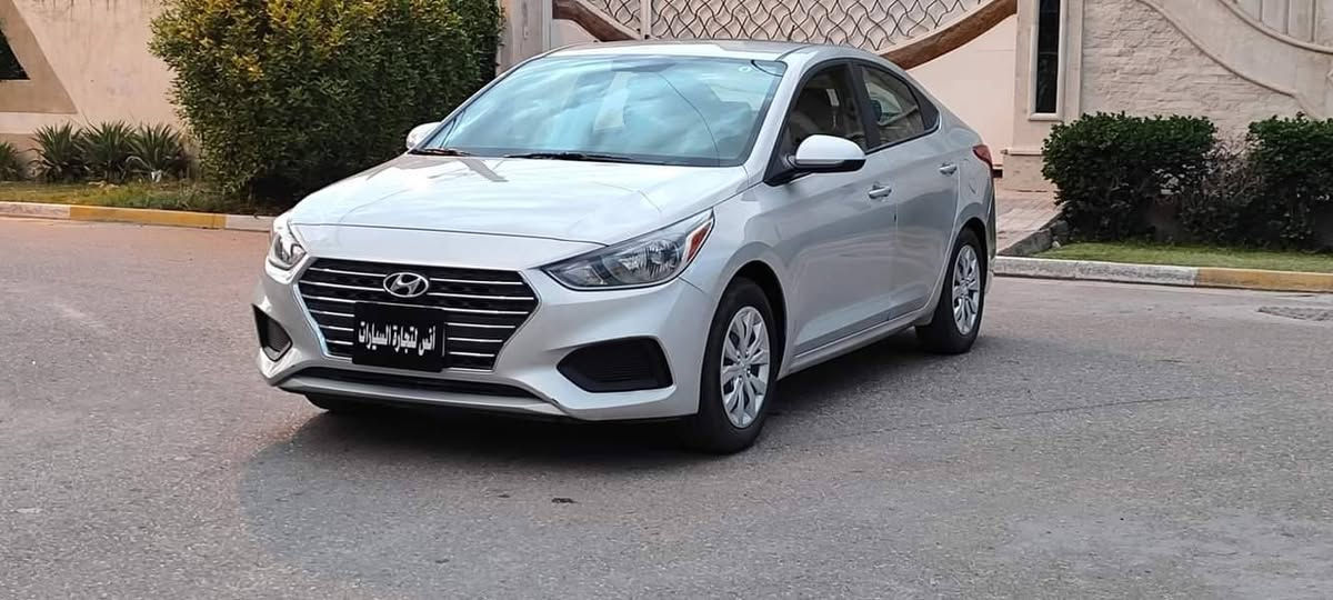 سلام عليكم
للبيع اكسنت موديل 22 معوقين سنتين وتصير حره

ماشيه 54

محرك دوش دبل نوزل وارد امريكي 
سعر 117 وبيها مجال
***********
