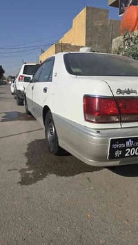 ملكة كراون للبيع موديل 2000  رقم بغداد/ قرار 48 محرك دي ڤور الكبير 4 د...