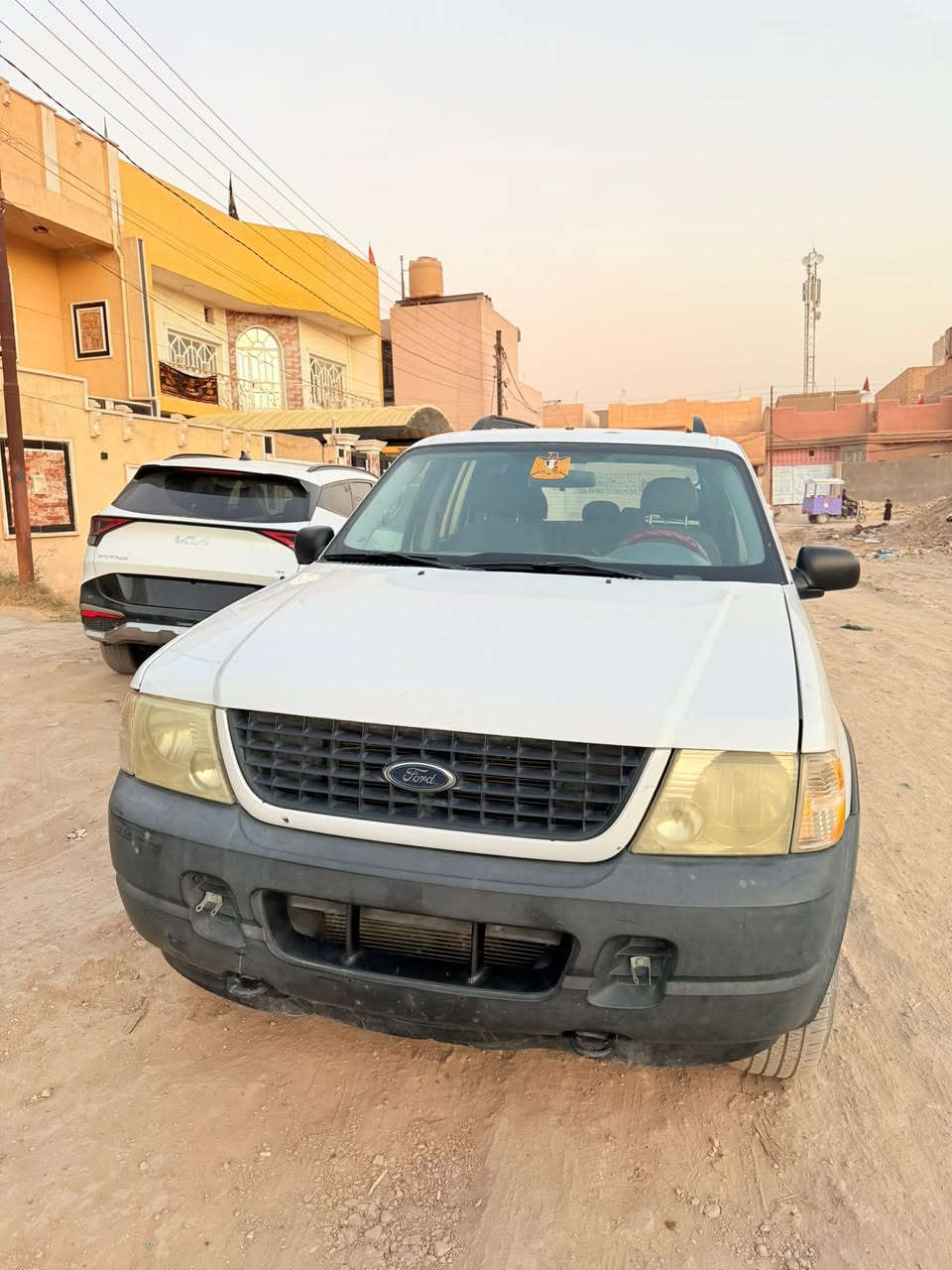 سلام عليكم سياره فورد اكسبلور مزاد وزارة الداخلية سياره جديده بدون ضربه بدون خياس بدون تبديل كير ومحرك بطة جديد شاشة وسماعات سستم كامل لايت زنون جامة امامي جديدة السيارة مزاد بابل السعر 40 ورقة وبيها مجال 
📍مكاني حلة شارع 100
رقم الهاتف *********** ☎️

