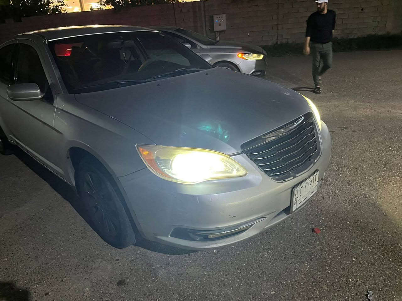 كرايسلر c200 وارد أمريكي كفالة 
بيها نسبة غرق بسيط 
2012  محرك 4 سلندر 2400 
محرك كير كفالة 
تبريد ثلج ❄️ 
مثبت سرعة  
رقم بغداد باسمي تحويل ثاني يوم 
السعر 90 $ 
مكان السيارة الانبار 
للأستفسار
*********** بغداد, العراق
