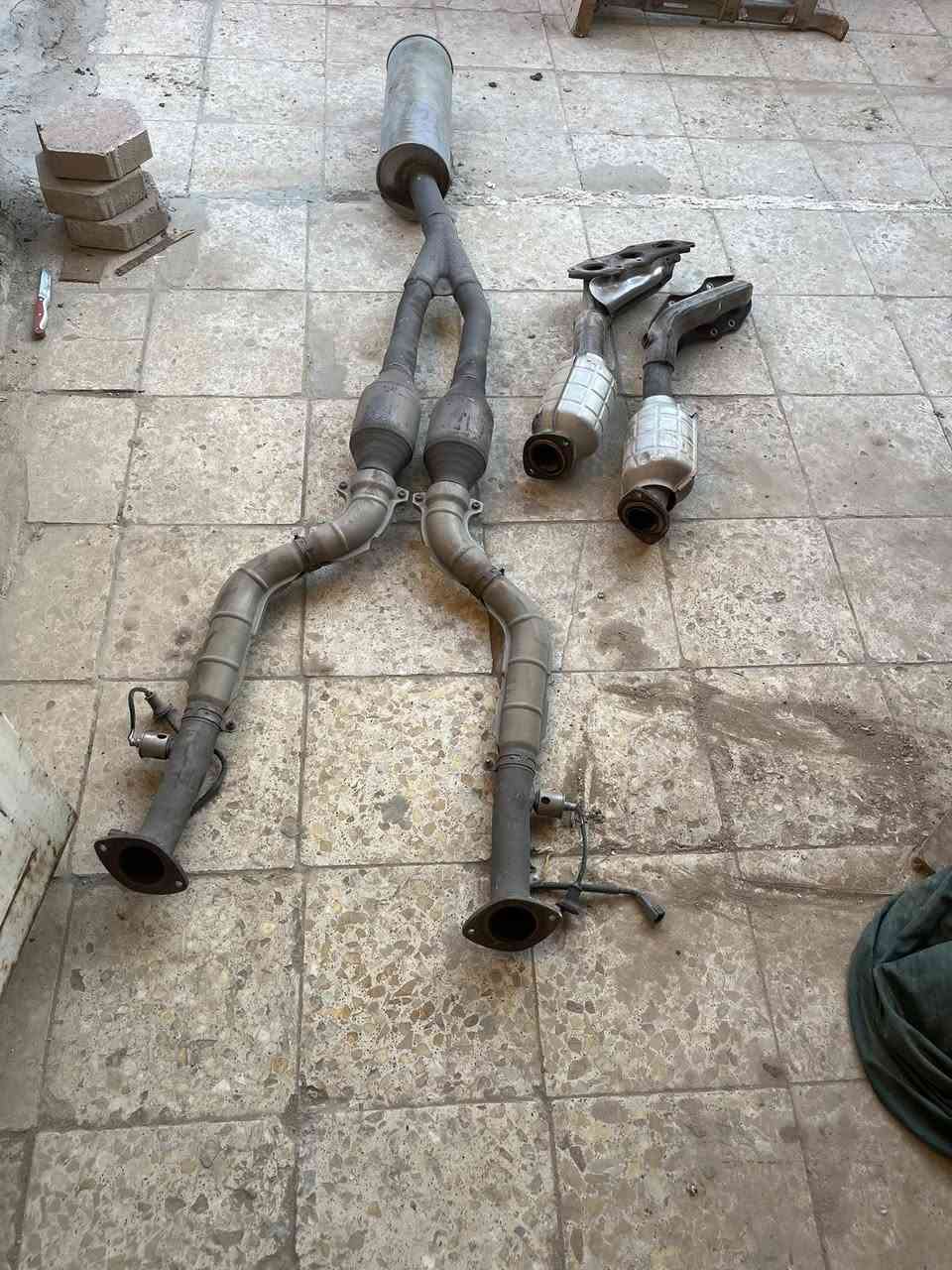 سلام عليكم  خوان  للبيع كزوز شاهينه كامل حجرياته بيه ياباني ما مشتغل بل عرق بعده زيرو 
مكاني ناصريه 
سعر 4 وراق
***********
