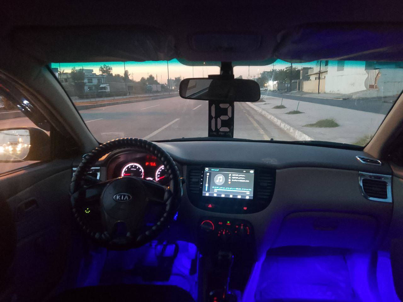 السلام عليكم
#كياريو  #2012
 رقم نينوى مميز
بدون ضرر كابون بانزين +منظومة غاز تحويل فقط
تلقيطات مال تكسي 
السعر 110 وبيها مجال 
***********
