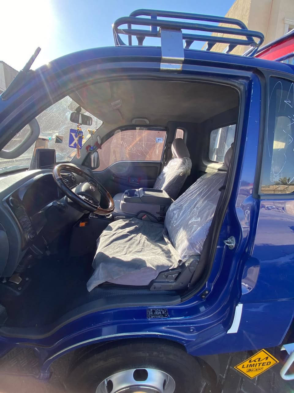 سلام عليكم بنكو فحل مسكر ادبلو كفاله عامه كيرومكينه واكسل وشاصي فول موصفات الجناي المسكر يعرف موصفاته مديل 2020 مرتبه السيارة على اخر حبايه رقم السياره بغداد مكانه بصرة سعر 175 وبيه مجال بصيط رقم راعي السياره ‭0783 668 3611‬
