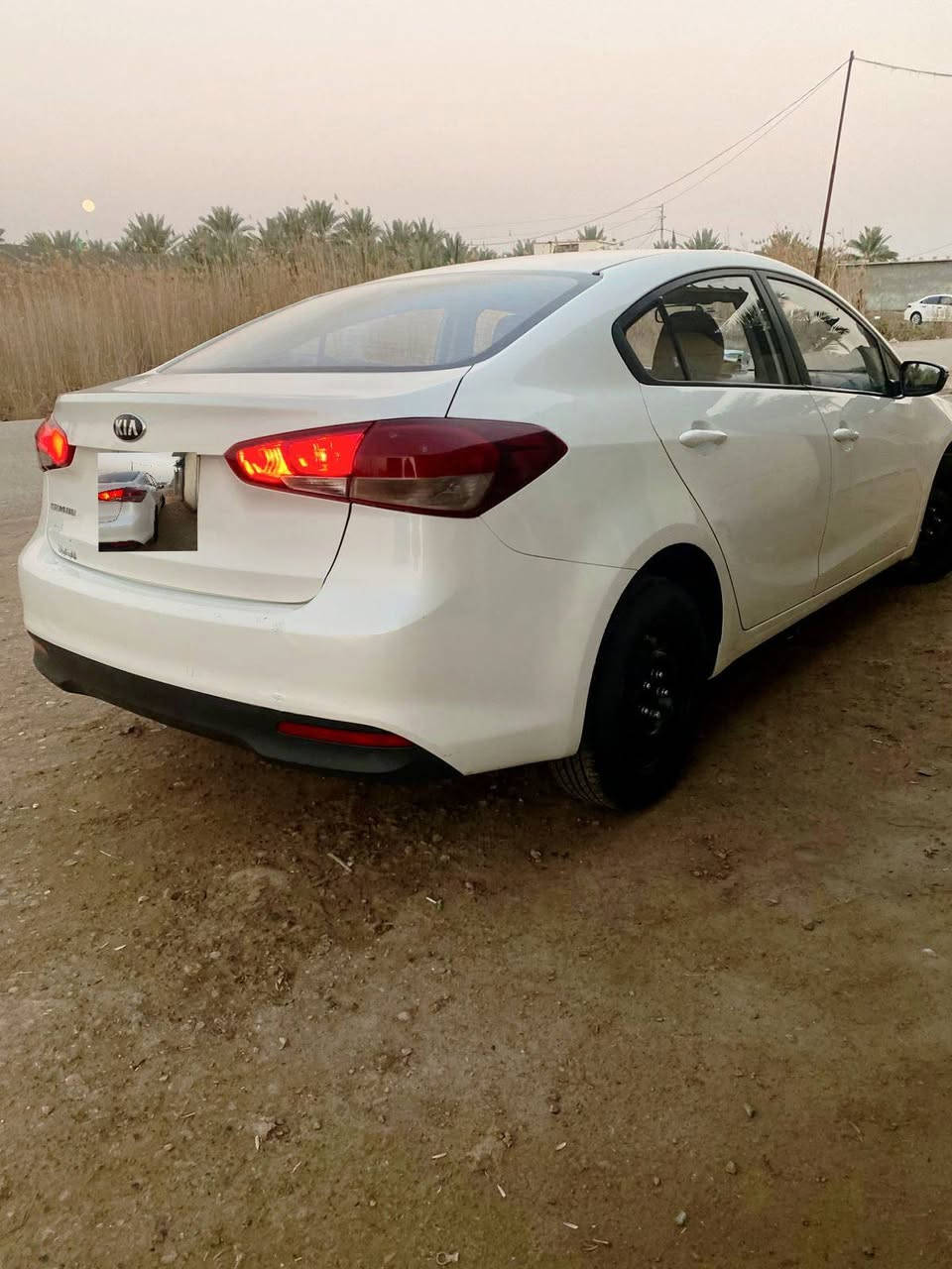 السلام عليكم
سيراتو 2017 للبيع
تبريد تدفئة 
محرك وكير خير من الله 
تخم تاير جديد
مكفوله من كلشي عدا الجاملغ الورا بي نص صبغ
رقم اربيل
العنوان واسط الزبيديه
للاستفسار الرقم***********
