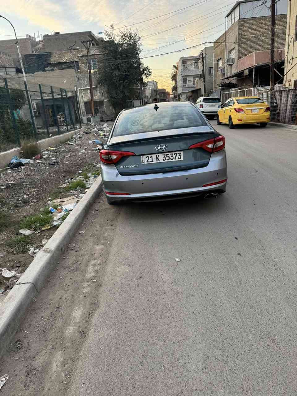 السلام عليكم سوناتا ٢٠١٧للبيع حادث دعاميه فقط وبل عراق صار بيها بارد بل جاملغ الخلفي  
المواصفات 
شاشه 
كامره
تحكم استيرن 
٣وضعيات قياده 
السعر١٣٥. بيها مجال قليل 
مكاني بغداد الطوبجي 
***********
