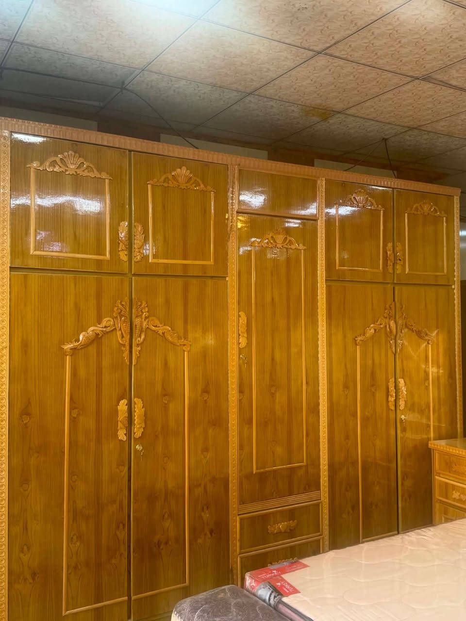 غرفة نوم صاج جديدة من المعمل مباشرة! 🪵✨

السعر: 950 ألف فقط.

الخشب: عراقي ثقيل صاج متين (شغل موصل).

التوصيل: متوفر للموصل وكل محافظات العراق.

📨 للطلب والاستفسار: راسلونا خاص.
المندوبة: غسق 🌸


**إذا كنت صاحب هذا الإعلان وتريد حذفه لأي سبب، رجاءا أرسل رسالة إلى الدعم الفني**