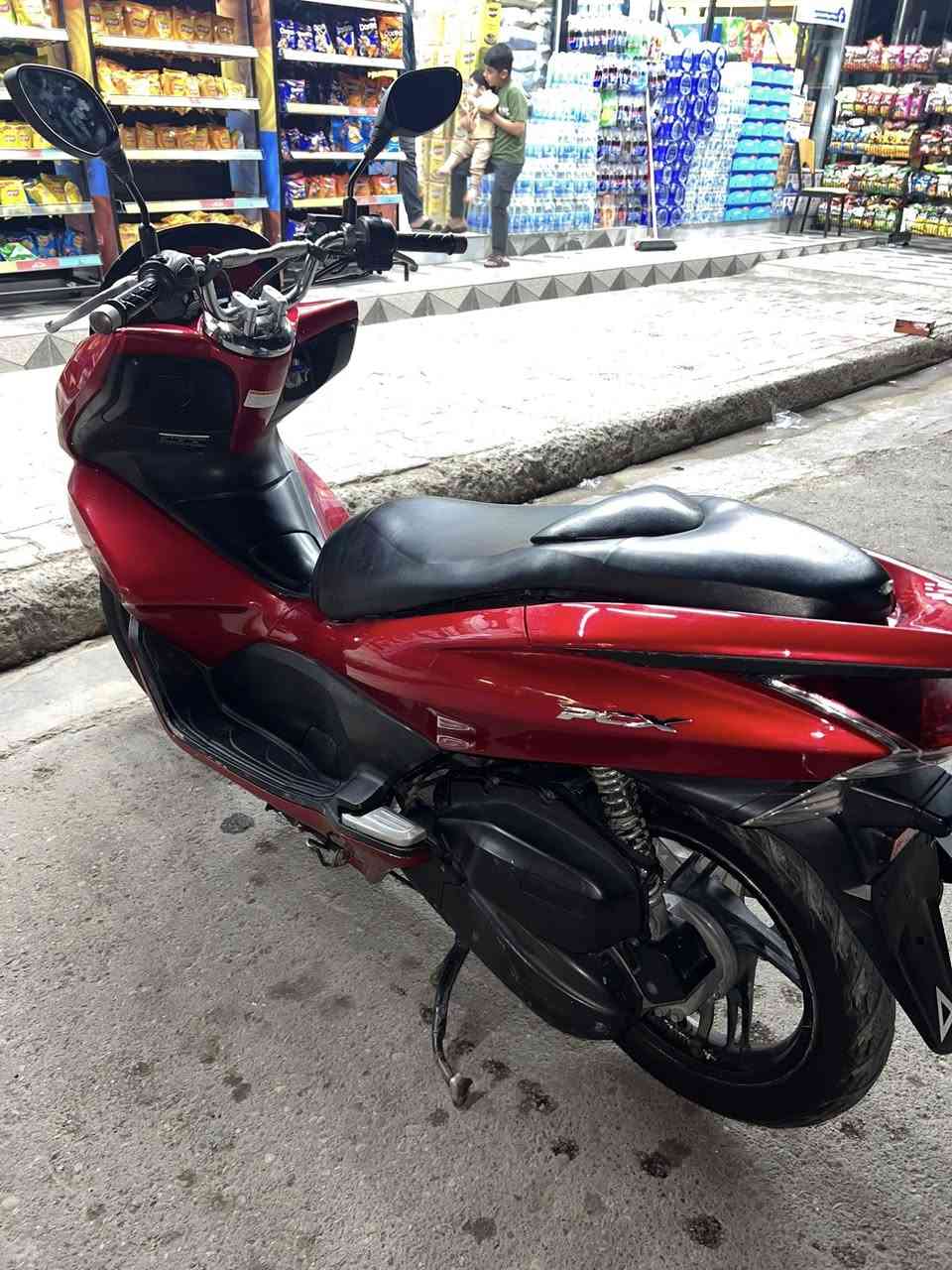 سلام عليكم 

دراجه بي سي جيل اول مكينه مبدل بيها روله فقط الكشر مكفول 
السعر ١٠ اوراق بيها مجال بسيط 
عنوان بعقوبه 
رقم ***********
