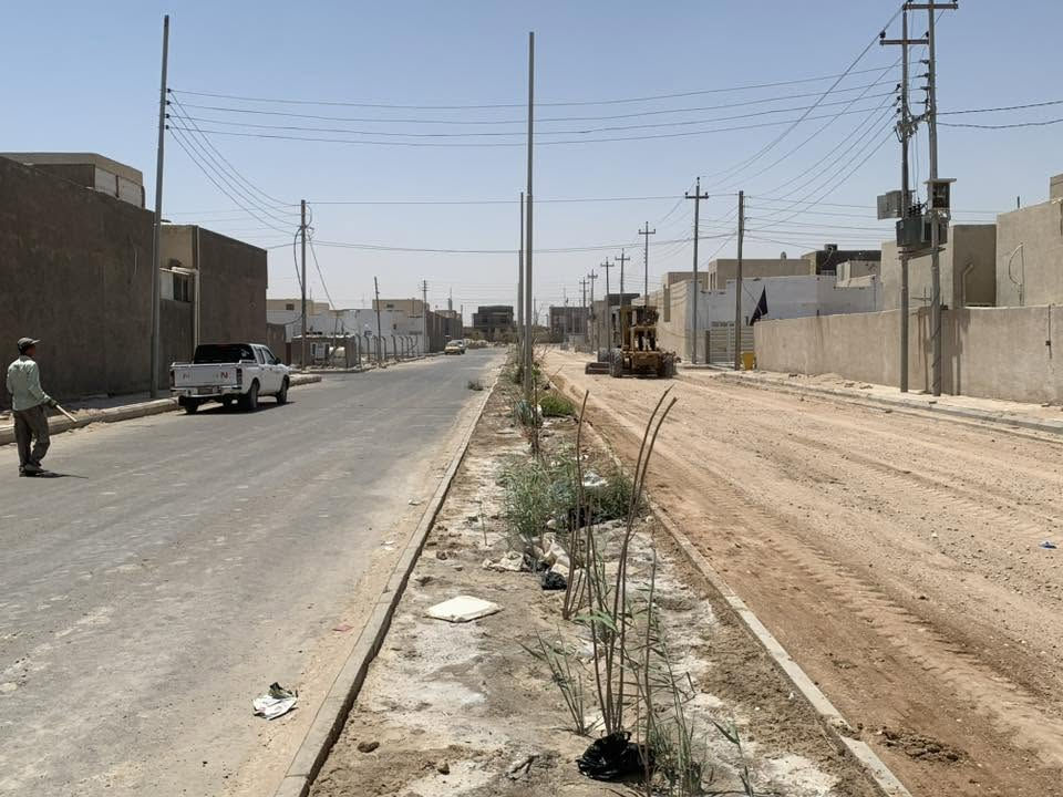 📸 جانب من سير العمل  في الموقع اليوم..

بدعم وتوجيه مستمر من قبل مدير الشركة المحترم…
حيث باشرنا بـ المرحلة الثانية من أعمال تسوية الشوارع تمهيداً للتبليط والإنهاءات النهائية.

يسعدنا إطلاعكم على آخر التحديثات في مجمع بوابة المثنى السكني.

📞 للاستفسار والتواصل: ***********
***********
