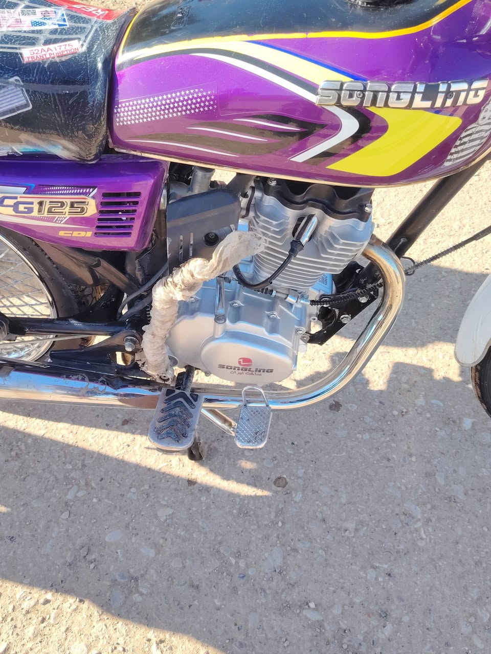 السلام عليكم ورحمة الله وبركاته
دارجة للبيع موديل 25 مكفولة شرط المحرك ما مفتوح سعر675وبيهمجال حك الجيه اي نقص الاسفسار الخاص مفتوح او الاتصال على الرقم ***********
