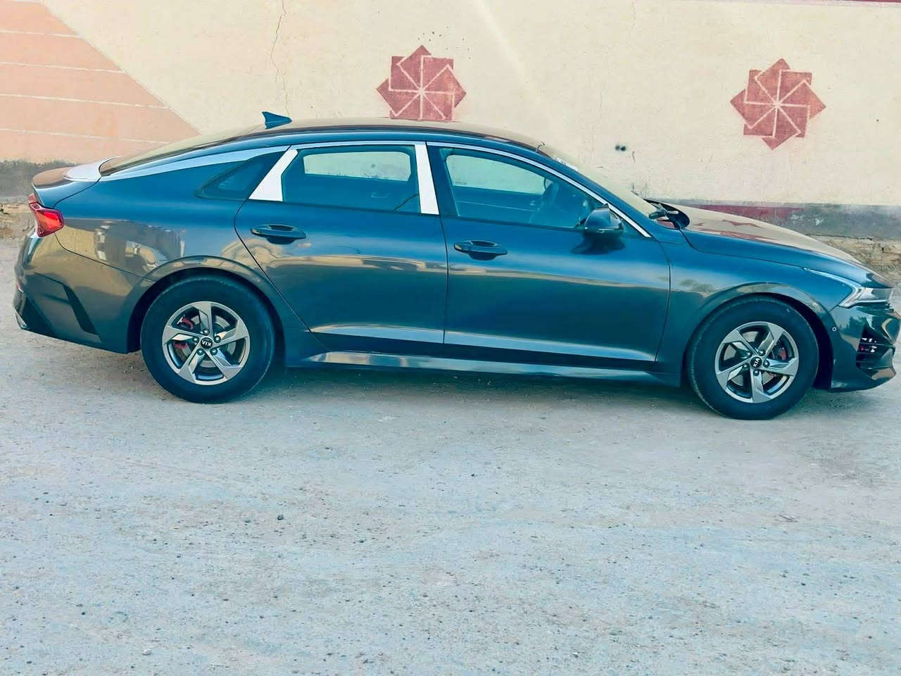 السلام عليكم كي فايف موديل 2021
1600 تيربو 
مواصفات 
بصمه
شحن هاتف سلكي
هاند بريك بصمه
تشغيل عن بعد 
مثبت سرعه 
نضام ABS
مانع انزلاق 
شاشة
كامره دواره
الاسلكي 
رادار جانبيه
مراقبة النقطة العمياء
رادار الخطوط البيضاء 
اشاير بالمري 
بلوتوث + aux + usb
فول تحكم ستيرن
كير أوتو + عادي
صندوك بصمه 
حادث : 3 قطع صبغ
معوقين قادسيه وكاله للمشتري 
  السعر: 128 وبيهـا مجال
مكانهـا بسماوه
      ‏لرقم/***********
