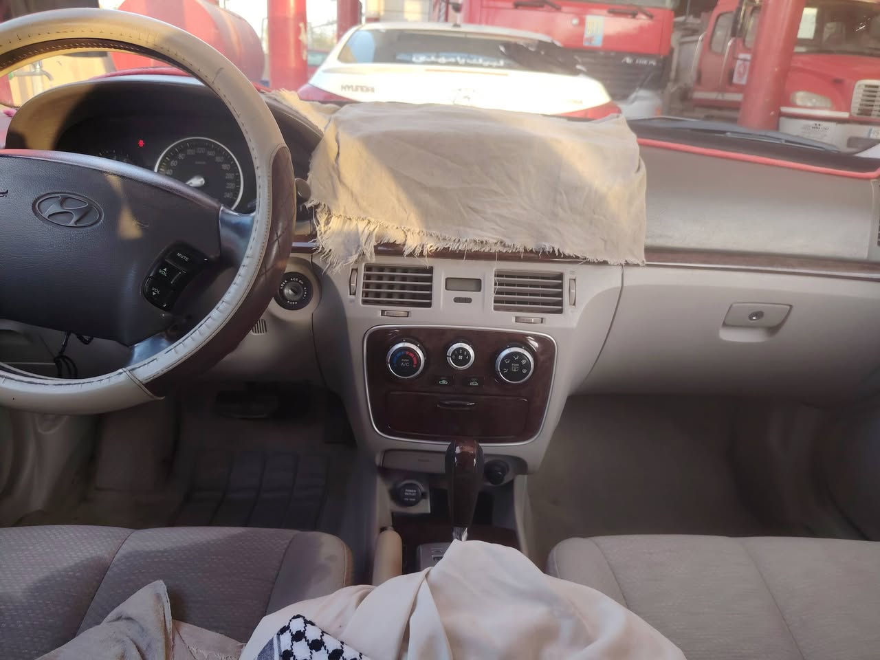 سوناتا 2006 خليجي 2400 مكفولة ما عدا الجاملغ
مكينة وكير وحدادية مكفولات 
تخم تاير،  منظومة تبريد جديده رقم نجف بأسمي مداور ثاني يوم 
السعر 107 وبيها مجال
مكان السياره ديوانية قضاء غماس 
***********
