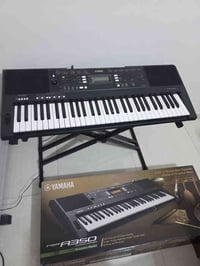 اورك ياماها A350 نظافة ١٠٠% مع هدية ستاند و حقيبة  السعر ٣٠٠ الف 07707...