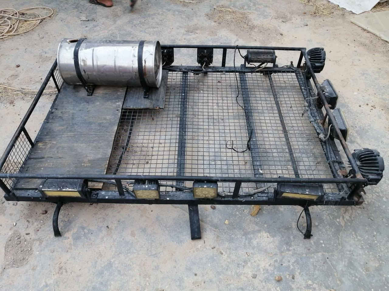 السلام عليكم
من رخصه مدير الكروب سله للبيع بدون بلاجكتور السعر 150 الف وبيها مجال مكاني كربلاء  ***********
