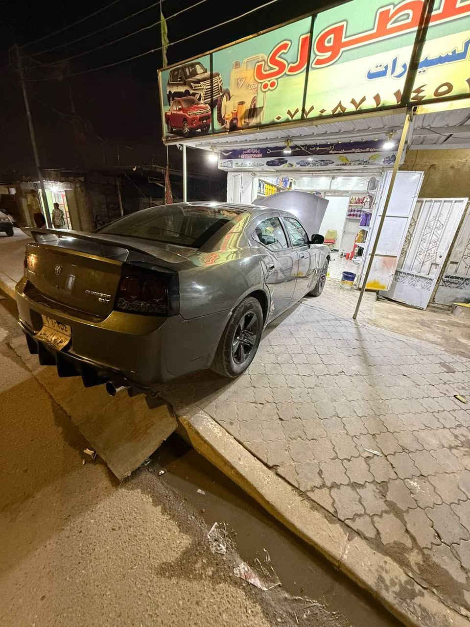 جارجر 2010
سيارة جاهزه من كلشي عده بديهه تعبان يرادله صبغه وتعديل
مكينه جديده حته وصلهه موجود صاله ٣ أشهر من شديته كفاله لا تبخير لاتنقيص لا حماوه 
كير مكفول تبريد ثلج كهربائيات شغاله كلهه  حدداديه زينه بس يرادلهه ترتيب شوي
تايرات جدد توني شادهن شاشه كامره بك سماعات كلشي شغال وجاهز يعني خصم الحجي سياره غير البدي يترتب مابيهه اي شي وبيهه طخات حادث مصورهن مبينات

منظومه زنون عالي ناصي

سنويه ماصاقطه تنتهي بل ٢٧ ملاحظه السياره مو بسم كردي بس عربي محوله السنويه وراعيه يمي بيتهم بالزبير يحولك كبل لا وكاله ولاشي
  عنوان بصره زبير سعر 88 وبيه مجال
*********** الزبير, البصرة
