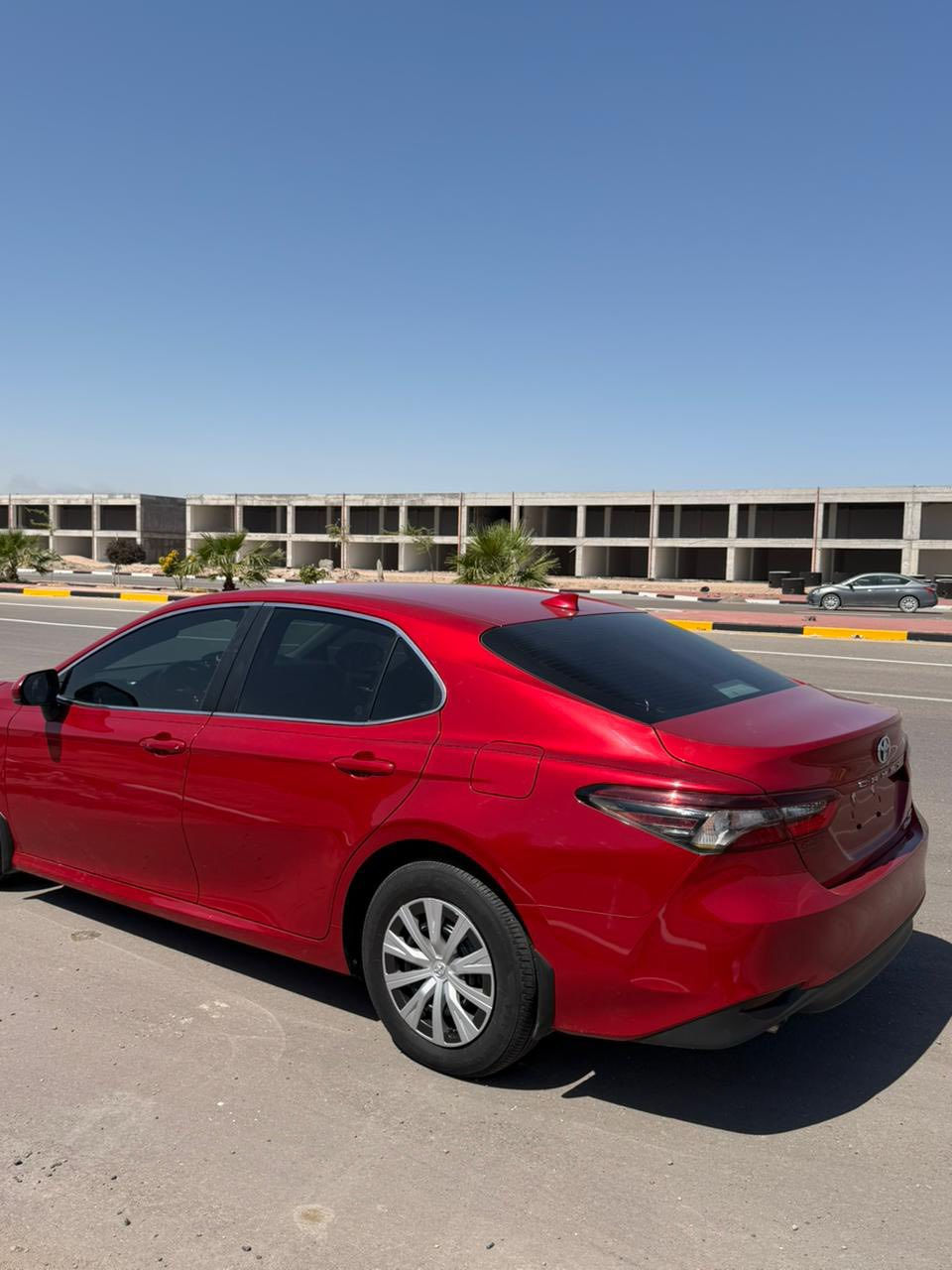 السلام عليكم كامري 2023 هايبرد بانزين سياره وارد امريكي كفاله عامه بيها تقرير غرق سياره فول عدا الفتحه سيار تترقم جميع المحافضات رقمها مجانن مكان السياره البصره بيع فقط *********** السعر 175 بيها مجال بصيط
