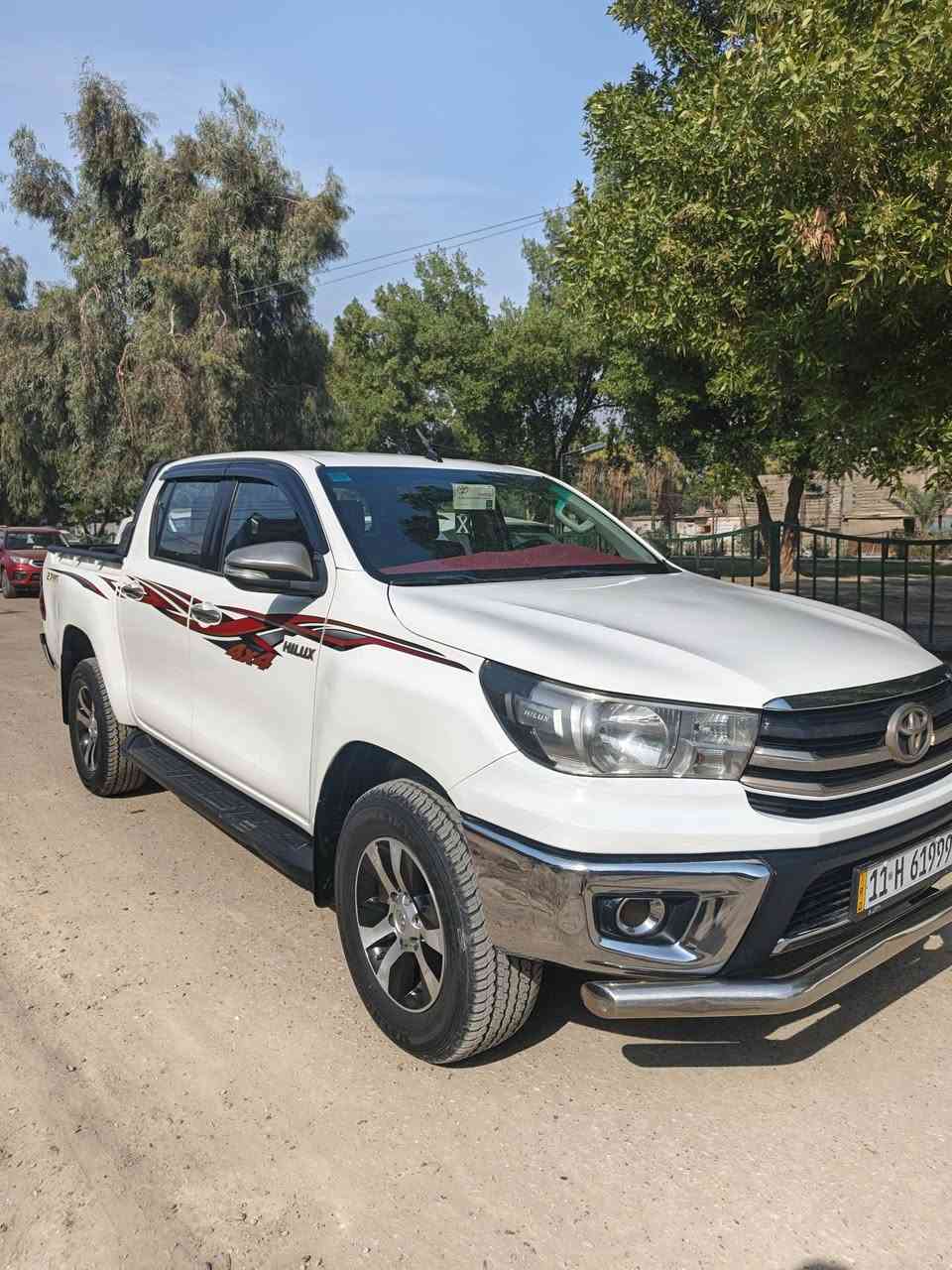 السلام عليكم : هايلوكس موديل 2016  دفع رباعي 4×4 محرك 2700 ماشيه 174الف مكفوله من الصبغ والتبديل بيه بارد موضح بالسونار مع المنشور والباقي كفاله كير محرك كفاله صدر تبريد تخم تاير كله جديد السعر 238 مكان السياره بغداد الدوره 
***********
