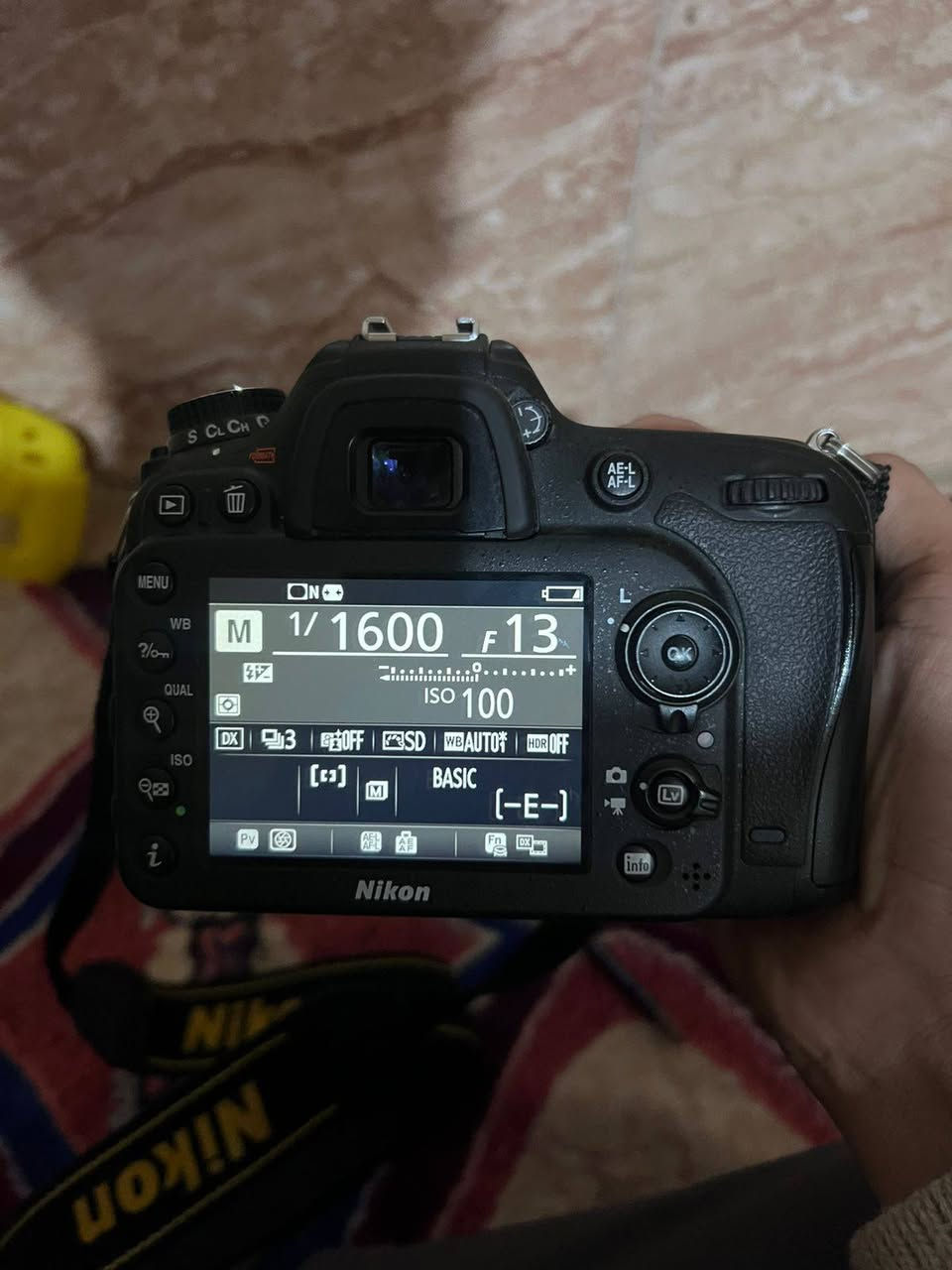 السلام عليكم   
‏Nikon 7200 
‏ملحقات
‏بدي7200
‏عدسه 18_140
‏شاحنه بطاريه
‏حزام نيكون 
‏قباقه وكتلوكات وكارتون 
‏السعر 750  
‏***********
‏العنوان /بغداد الامين الثانيه 
‏
