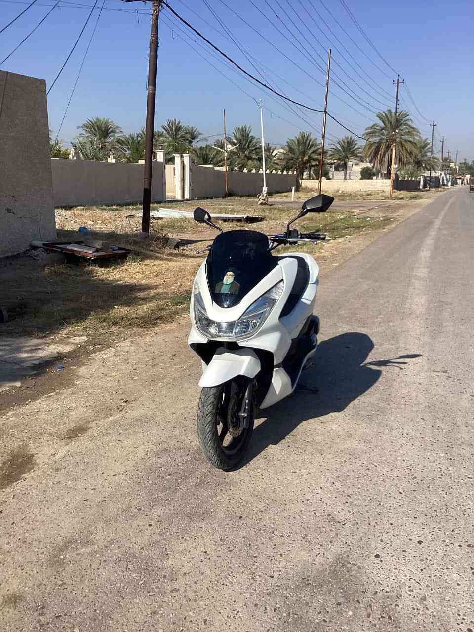 سلام عليكم pcxجيل ثاني دراجه كامله مكمله حساس ازدحام ستاند كهربائي وبقيه التفاصيله معروفه مكينته مكفوله مكينه ١٥٠ياباني رايده ١٣وبيه مجال كلش قليل حك الجيه مكاني البياع رقمي ***********
