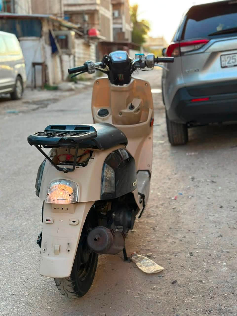 سلام عليكم دراجه ماكس بوليس للبيع دراجه داخل كريمي كفرات بلاديه مكينه نضيفه شلعه ومعدل لا تبخير لانضوح لا صوت لا تنقيص كهربائيات كامله لايت زنون عالي ناصي اشاير يمنه يسره ستناد تعايك ستناد صفح  طسته حلوه ماتحس بيها قفل جنطه قفل ستيرن بريك با مكان تشتغل هندر ناقصه سلف فقط القبق الباتري موجود بس الصوره قديمه رايده 550 وبيها مجال المكان بغداد الدوره الرقم ***********
