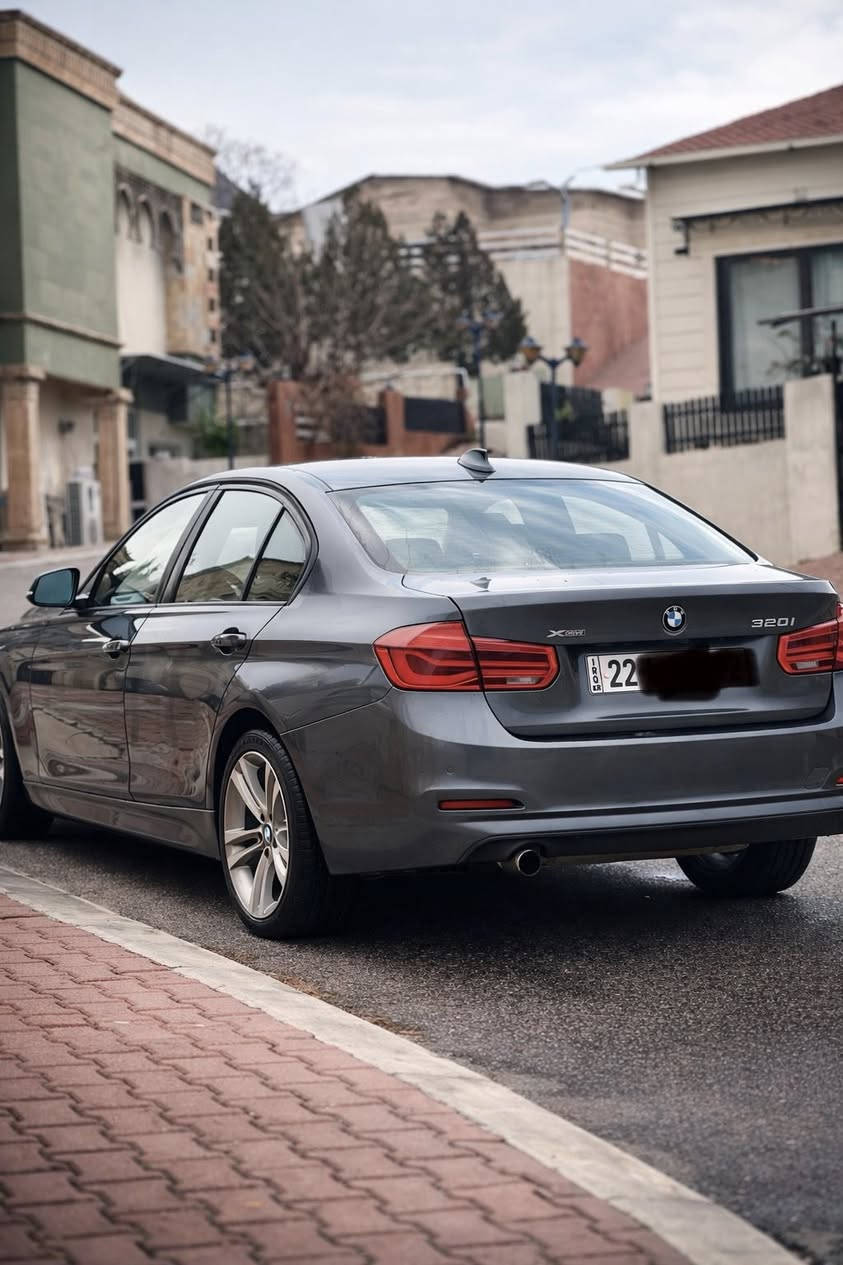 BMW 2017 F30 XDRIVE
سيارة فول مواصفات بدون اى نقص
ماشى ٧٠،٠٠٠ مايل (١٠١٠٠٠كم)
شاشة كبير
كشنات جلد و خزن 
auto start / stop
3 driver mode
كاميرة خلفى
حساس امامى و خلفى
ويل بيلادى
محرك ٢٠ توين توربو
ملاحضة :-سيارة من ٢٠١٨ يمى بدون اى نقص كلشى بيلادى حتى بلاكات او نوزلات بيلادى كلشى على شريكة
سيارة بس جملغ مع بونيد صبغ بدون دواخل  
***********
سعر ١٦٥$
