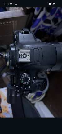 كاميرا  canon d700 للبيع مع زوم ٧٥ ٣٠٠ و عدسه ١٨ ٥٥ ورام وبطاريات ٢ وش...