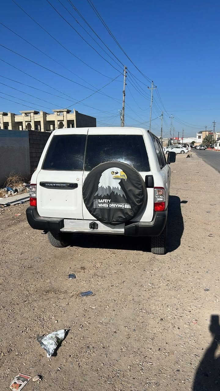 السلام عليكم نيسان بترول ٢٠٠٣ مزاد الكتاب باسمي اسوي وكالة للمشتري محرك كير صدر تايرات غرفة كلها بشرط معمرة تعمير درجة أولى ***********
***********

