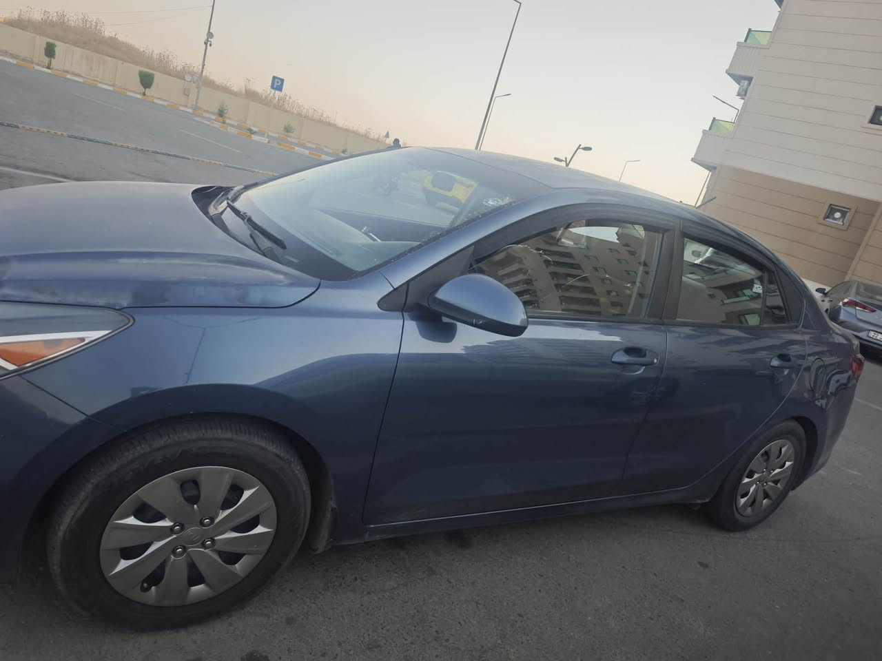 مكلف بلنشر  

كيا ريو 2018 
كندي 
محرك 16 GDI 
كشنات  جلد وستيرن تدفئة 
نظام سبورت بيها صبغ بونيد بدون دواخل
السيارة باسم صاحبها اي استفسار 
السعر 105 
***********
