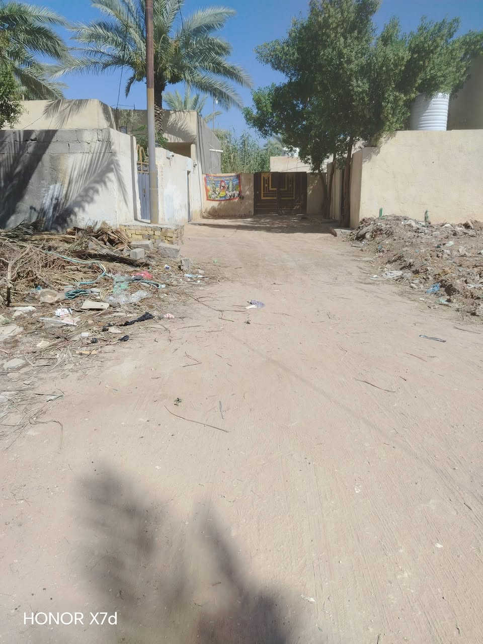 سلام عليكم قطعه أرض البيع مساحة١٠٠ متر سند ٢٥ تحول بسم المشتري العنوان كربلاء طريق بغداد عمود ٥٢ وتنزل ٢كيلو تبليط خدمات ماء كهرباء مولد شارع سعر ١٨  سعر جدن مناسب ها لا عندك سيارة ستقبل عادي  اي ستفسار عل رقم ***********
