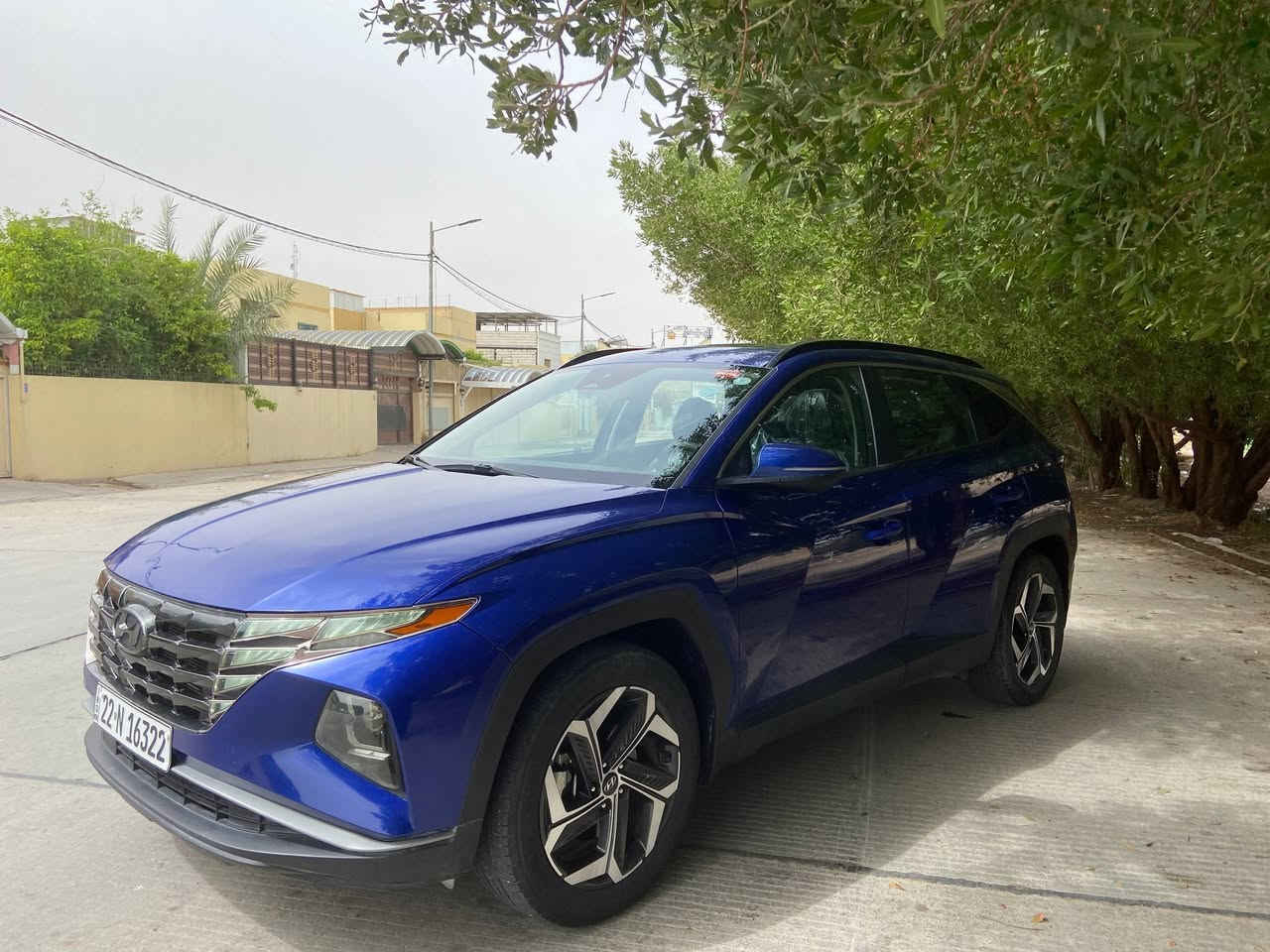 السلام عليكم ورحمة الله
هيونداي توكسان 2022 وارد أمريكي 🇺🇸
لون جويتي
ممشاها: 55,000 كم فقط
حادثه بنيد فقط بدون لا دواخل ولا لغود ولا شواصي ولا بدنه حادث خفيف جدا ورصعه بالجنطه

محرك 2.5 لتر تنفس طبيعي (4 سلندر)

قوة 187 حصان 💪

عزم 241 نيوتن.م

قير أوتوماتيك 8 سرعات (تقنية حديثة ناعم جداً)

نظام دفع أمامي (FWD)

نظام Drive Mode (اقتصادي / رياضي / عادي)

شاشة وسطية كبيرة لمس (8 إنج)

Apple CarPlay + Android Auto

بلوتوث + USB + AUX

شاشة معلومات عدادات رقمية

كاميرا خلفية 

نظام تشغيل بصمة + دخول ذكي (Smart Key)

تشغيل عن بعد (Remote Start)

مثبت سرعة (Cruise Control)

شاحن موبايل لاسلكي

نظام صوتي

نظام ثبات إلكتروني (ESC)

نظام مانع انزلاق (TCS)

نظام مانع انغلاق المكابح (ABS)

نظام توزيع قوة الفرامل (EBD)

نظام تحذير مغادرة المسار (Lane Assist)

نظام المحافظة على المسار

نظام تحذير الاصطدام الأمامي

فرامل طوارئ تلقائية

كشف النقطة العمياء (Blind Spot)

تبريد قطعتين

مقاعد قماش

تحكم كهربائي بالمقاعد

تدفئة مقاعد

تحكم ستيرن كامل (صوت + مكالمات + مثبت)

فتحة سقف 

إنارة LED أمامي وخلفي
سياره عليه عدسات اوزون ضمان سنتين حقيقي لايت قوي جدا 

Daytime Running 

نظيفة جداً ما تحتاج صرف

ممشى حقيقي 55,000 ألف كم

مكانه النجف 
رقم الهاتف: ***********
