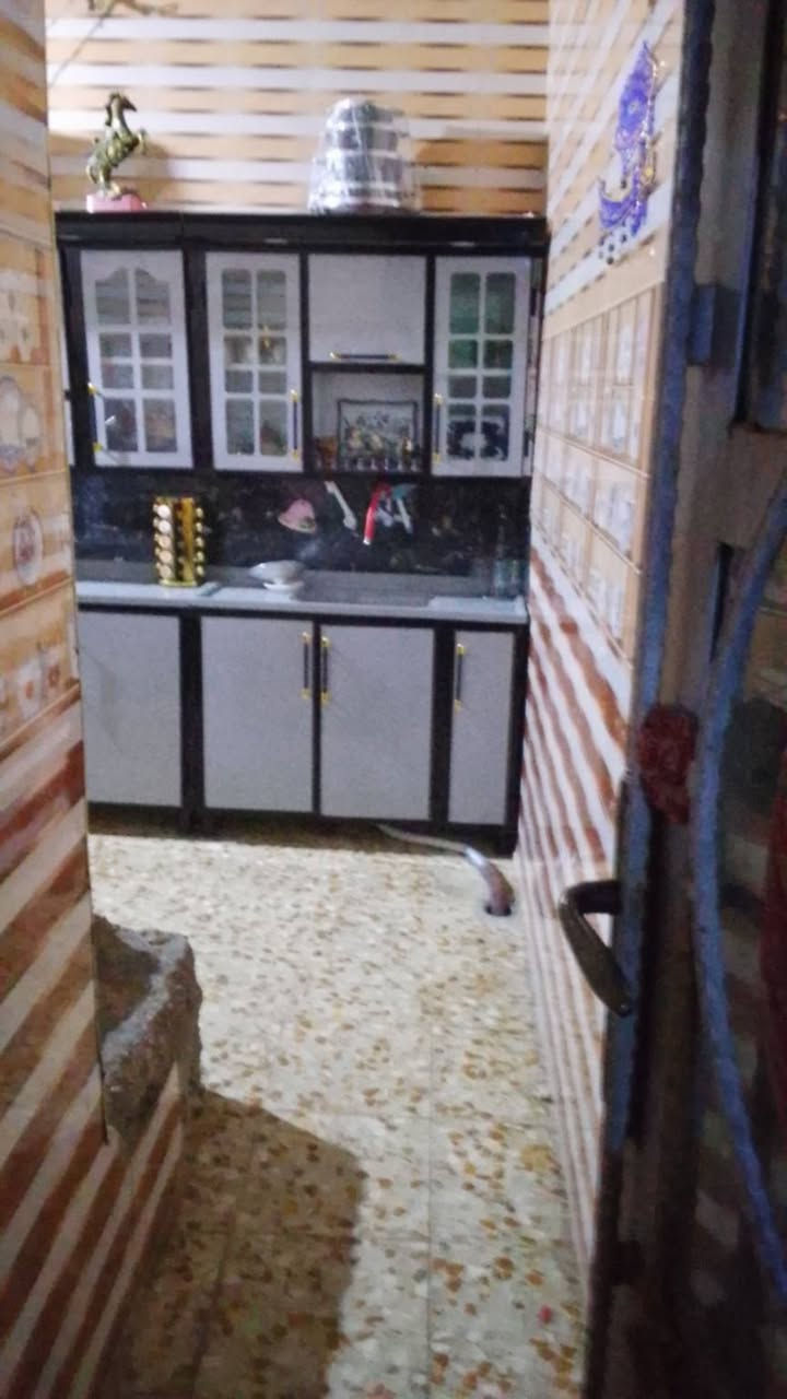 بيت للرهن ١٠٠م نجف عسكري كبل شارع السبيس
غرفه 
صاله
مطبخ 
إستقبال
بيت كلش نضيف وبناء صب مركزي وكله سيراميك.
سعر الرهن ٢٥ .الرهن سنه وقابل للتجديد
***********

