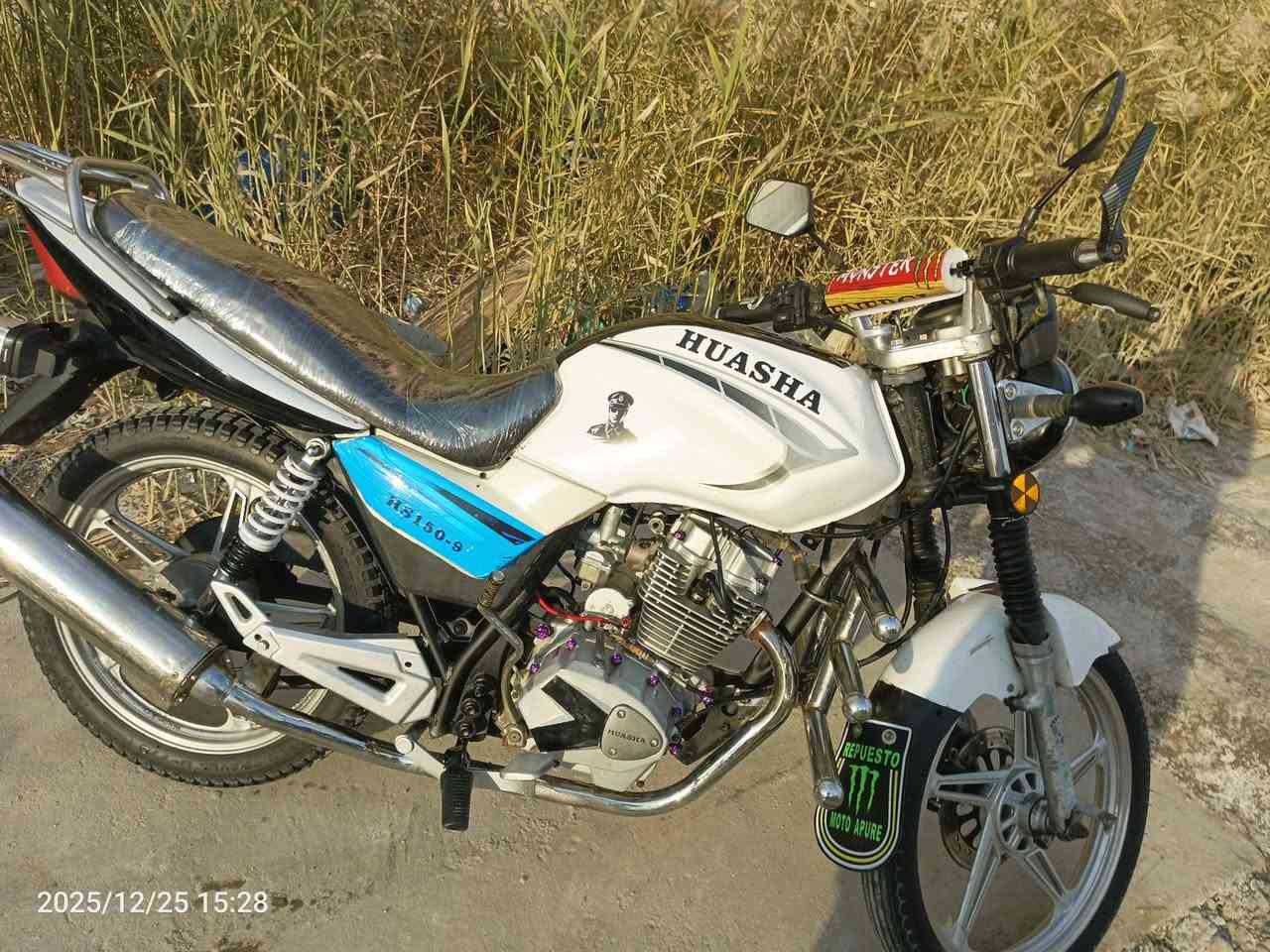 السلام عليكم يابا من رخصه الدمن هيوشه موديل 2017 أوراق منفيس كامله والنظافه ماشاءالله كدامكم فول نكره صلف+بصمه يعني تشغل وتتوكل السعر 725الف بي مجال بسيط بس الشراي يراسل 
***********
