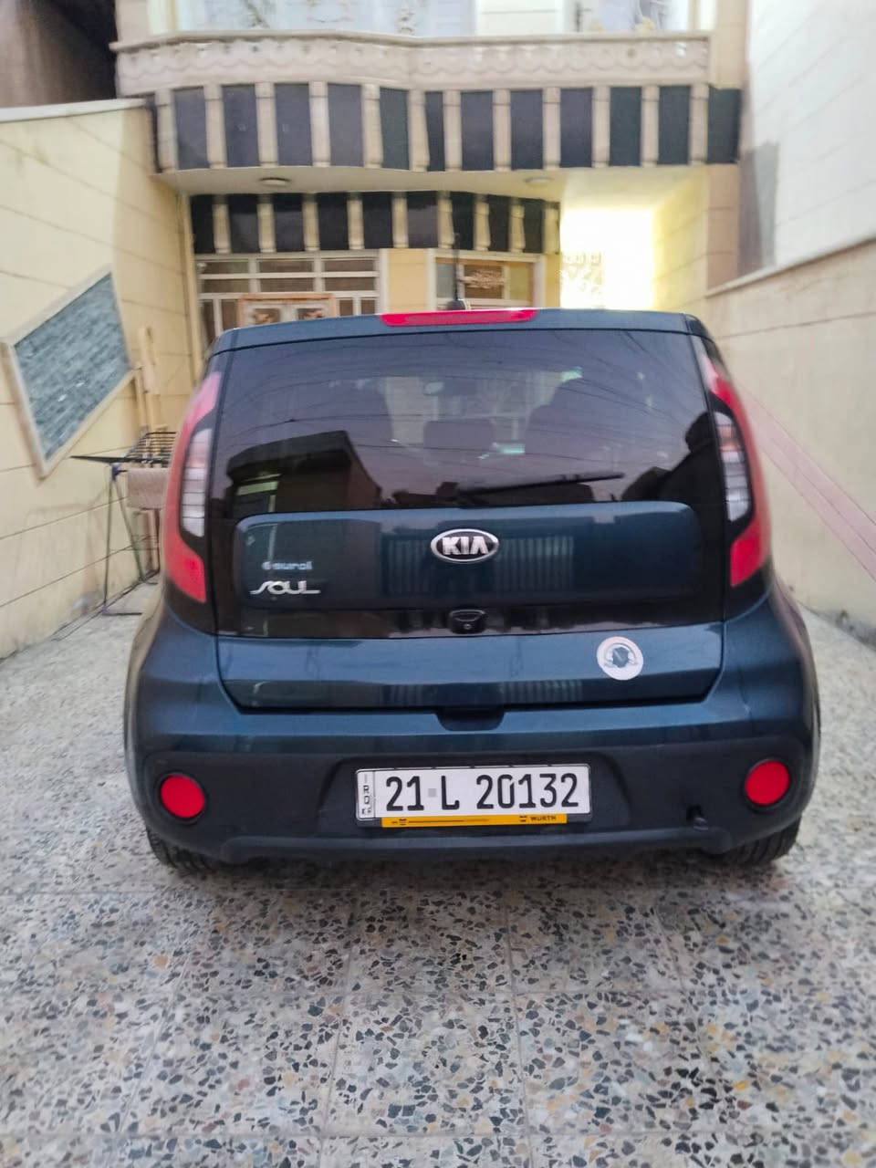 السلام عليكم كيا صول موديل 2017 واد امريكي تبديل باب السايق فقط بدون ايرباك بدون داخل شرط وصبغ 3 قطع فقط رش بدون حادث اثر شخوط محرك 2000 السيارة جاهزة بدون نقص ماشية 79 الف مايل محرك وكير ما مفتوح مواصفات عادية تحكم وشاشة وكاميرا رقم سليمانية الجديد وسنوية ل 2029 بأسمنا تحويل وكالة حاضر السعر المطلوب 108 وبيها مجال بسيط للاتصال *********** وات ساب متوفر مكاني بغداد
