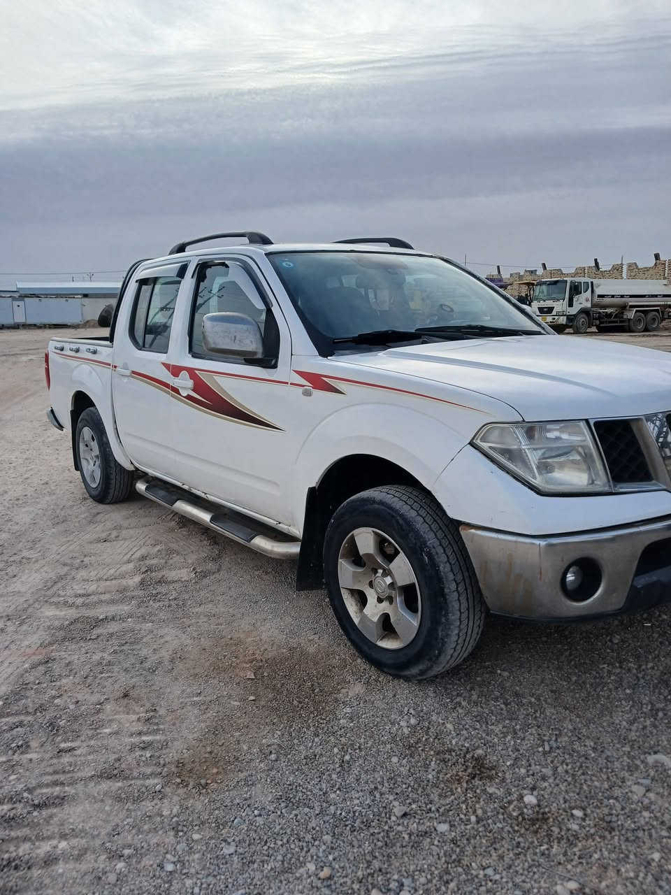 نيفار 2009 LE للبيع
سيارة جاهزة مجهزة، محرك مجفته جديد ، كير اوتماتيك، مسويلها ادامة تامة، 
تخم تاير جديد
صدر كله جديد 
لايتات زنون
تحكم استيرن 
دواخل نظيفه وحلوة
سنوية باسمي ل2030 
رقم انبار، تحويل ثاني يوم 
 السيارة ضررها متجية ومبدل بيها 3 بوب 
السعر 72 وبيها مجال، 
اتصال : ***********
