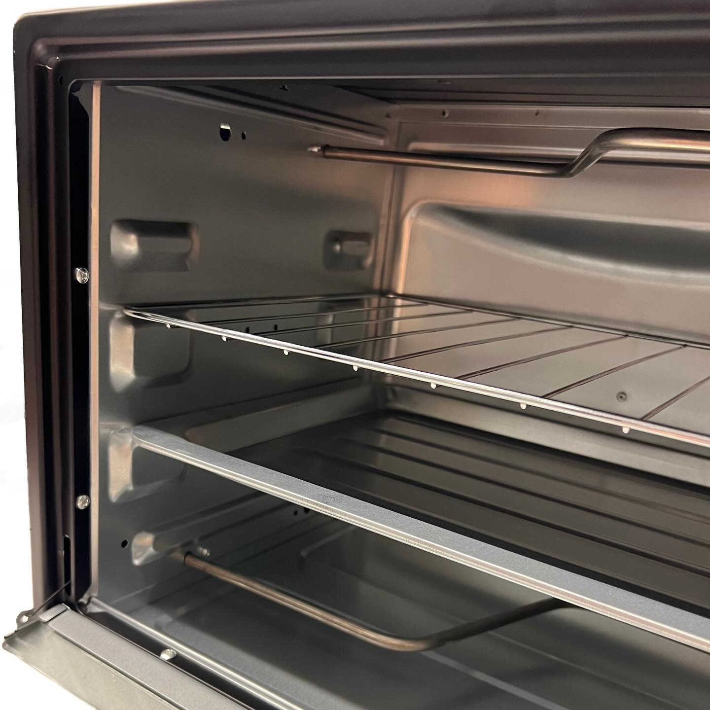 ✨ فرن كهربائي بتقنية ألمانية… احتراف المذاق يبدأ من مطبخك ✨

إذا كنت تبحث عن أداء قوي ولمسة عصرية تجمع بين الدقة والجودة، فهذا الفرن الكهربائي هو خيارك الأمثل. تصميم عملي مع تقنية ألمانية تمنحك نتائج مثالية في الخبز والتحميص والشواء بكل سهولة وأناقة.

بسعة 48 لتر يلبّي احتياجات العائلة، مزوّد بوظيفة الشواية والسياخ الدوّارة لتحضير أشهى أطباق الشواء، مع مؤقت 60 دقيقة وجرس تنبيه وإيقاف تلقائي لراحة وأمان أكبر.
تحكم كامل بدرجة الحرارة، ومحدد تسخين بـ 4 مراحل لتوزيع حرارة متناسق، إضافة إلى 4 عناصر تسخين من الفولاذ المقاوم للصدأ لضمان كفاءة عالية وعمر استخدام طويل.

✔️ مثالي للخبز، التحميص، والشواء
✔️ قوة 2600 واط لأداء سريع وفعّال
✔️ يأتي مع صينية خبز ورف سلكي

💰 السعر: 60,000 دينار فقط
📞 للطلب والاستفسار: ***********

اختيار ذكي… ونتائج تليق بذوقك 🍽️🔥
