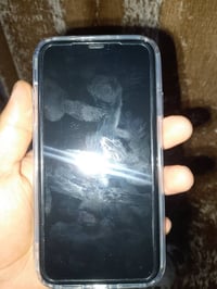 يفون 11عادي ذاكره128 بطاريه 81 شرق وسط دبل خط علئ وضع شركه السفتسار 07...