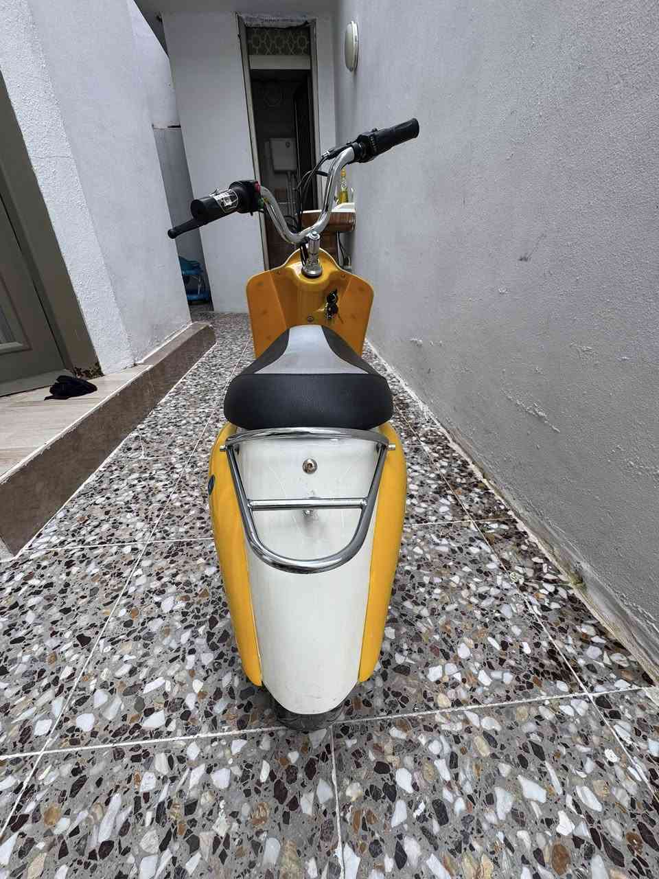 دراجة ( ماطور ) شحن نوعية جيدة جداً للبيع 
سعره 225 الف وبي مجال 
الموقع : كركوك - المصلى 
رقم الموبايل : ***********
