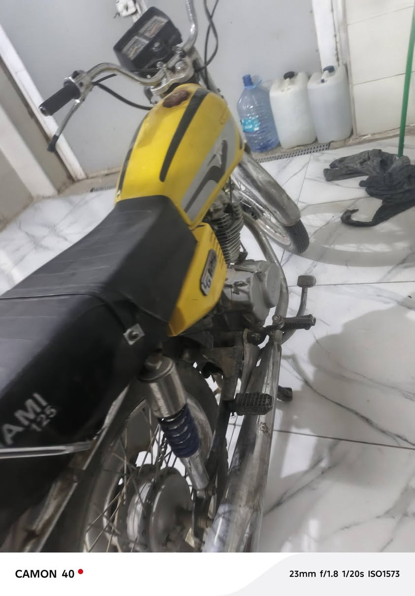 سلام عليكم دراجه نامه شلامجه موديل 22
محرك مفتوح مجفت فقط دراجه نظيفه وبيه شلعه كهربائيته شغلات باتري جديد تواير جدد ماتخسر عليه اي شي كامله
اوراق  استنساخ ومكفوله عشائرن من سرقه 350 بيه مجال قليل/  ***********
