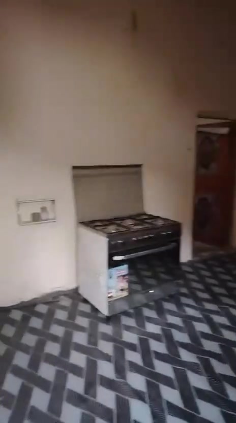 بيت رهن هذا بحي النضال قريب المستوصف ب١٥ مليون ***********
