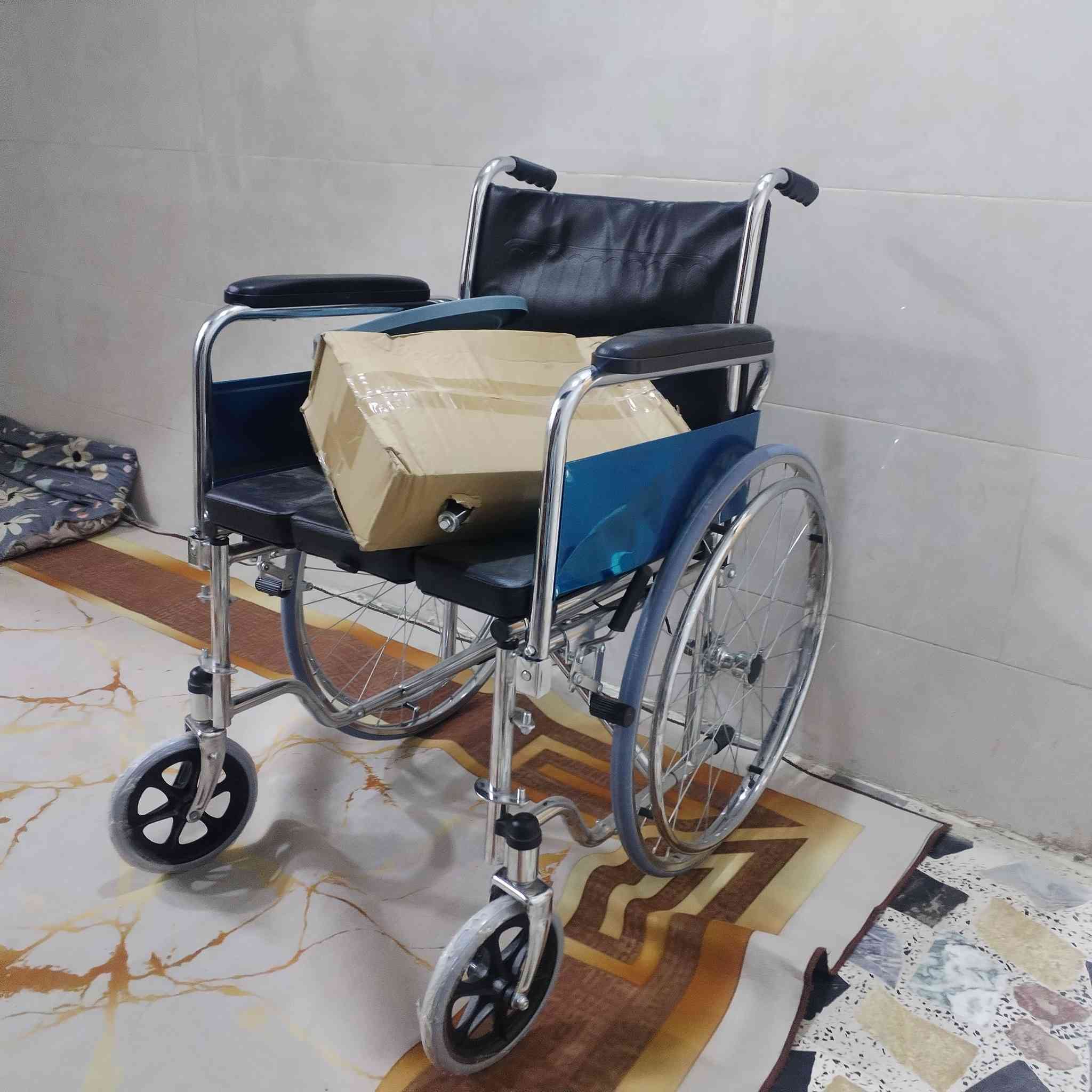 كرسي متحرك عدد ٢ واحد حمام واحد تفصال ***********
