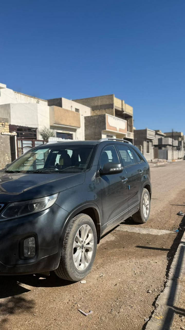 سورينتو 2014 خليجي 
سيارة عائلية (7 راكب) بمواصفات خليجية متكاملة، رقم بغداد والسيارة باسمي والتحويل فوري.
4سلندر
السيارة بيها سونار
السعر 175وبية مجال قليل
مكان السيارة بغداد المحمودية
رقم ***********
