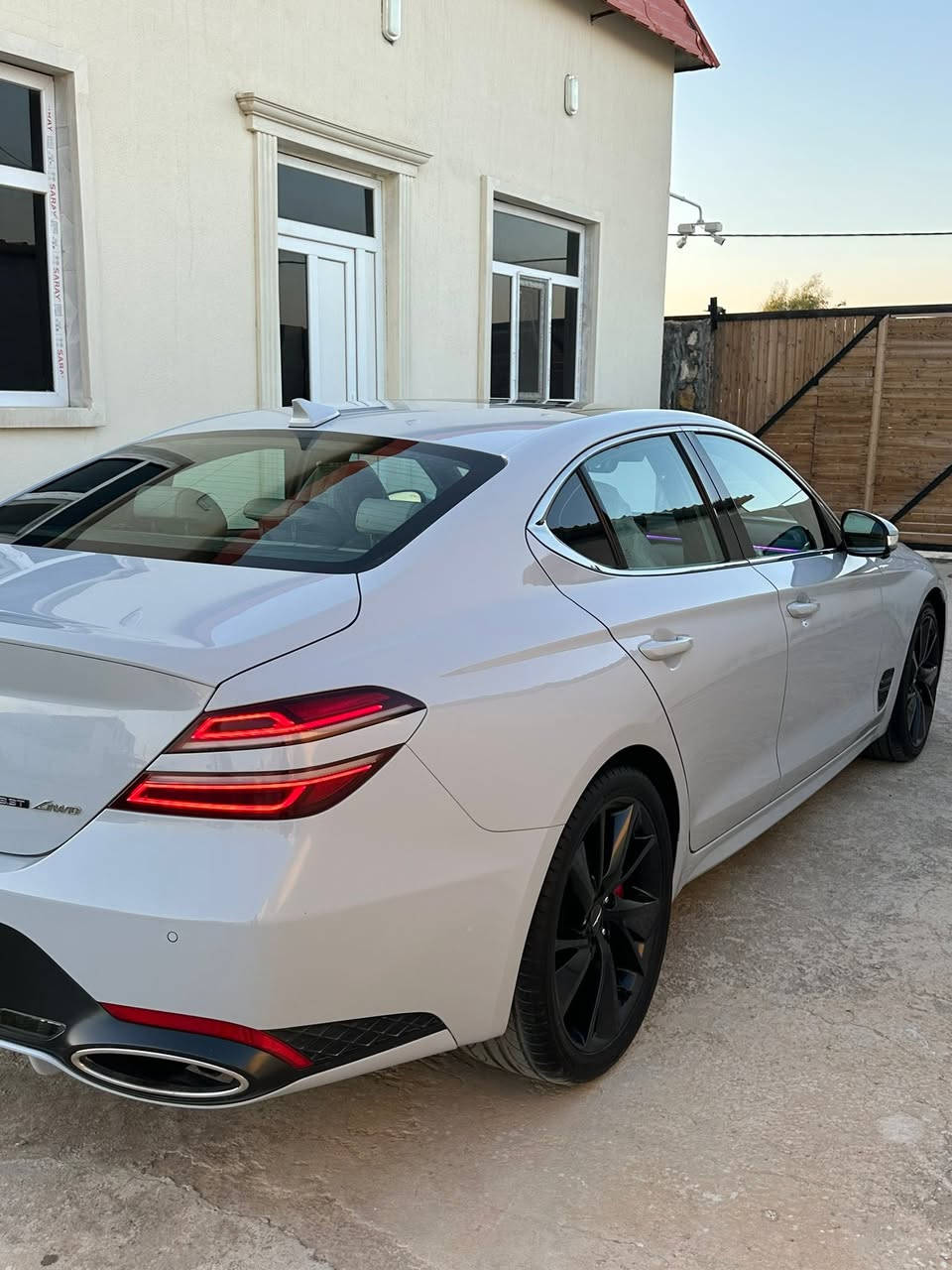 ما شاء الله تبارك الرحمن🔥🔥

‏‎
🛑Genesis G70 
‏‎الموديل: 2022
‏‎سعة المحرك :3.300 twin turbo 
‏‎اللون الخارجي : سموك
‏‎اللون الداخلي : اوف وايت 
‏‎امريكي / وارد : حادثها موضح بالصوره 
دفع رباعي 
‏‎السيارة رقم بغداد باسمي  
‏‎المواصفات:
‏‎هاند بريك إلكتروني + AUTO-HOLD
‏‎تشغيل بصمة ودخول الذكي
‏‎القيادة ذاتية
‏‎مثب السرعة الذكي
‏‎النقطة العمياء
اربع كامرات 
فتحه بانوراما 
‏‎رادار لمنع التصادم امامي وخلفي وتنبيه بالستيرن)
‏(sport+ SPORT,ECO,ECONOMY ) وضعيات القيادة
‏‎شاشة تعمل مع نظام أبل كارد بلاي واندرويد
‏‎
 تسخين تبريد مقاعد.بريكات بريمبو. السياره فول للأخير برستيج 

حاله السياره : السياره جاهزه من كلشي بدون نقص 
ممشا السياره :40 الف ميل 
السعر253
الرقم ***********
